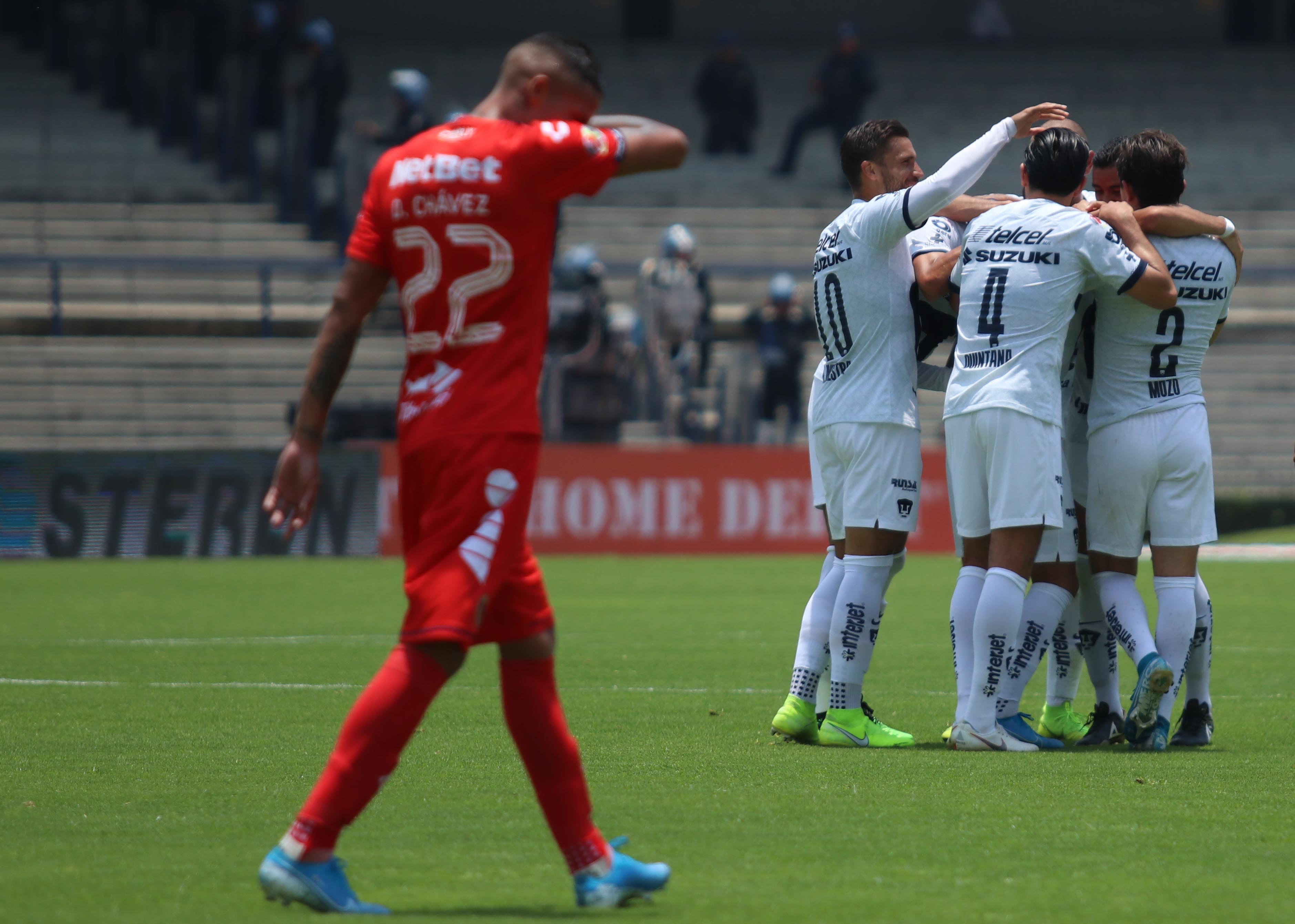 Los universitarios festejaron su triunfo como locales tras dos partidos ligueros perdidos de forma consecutiva (Foto: Galo Cañas/ Cuartoscuro)