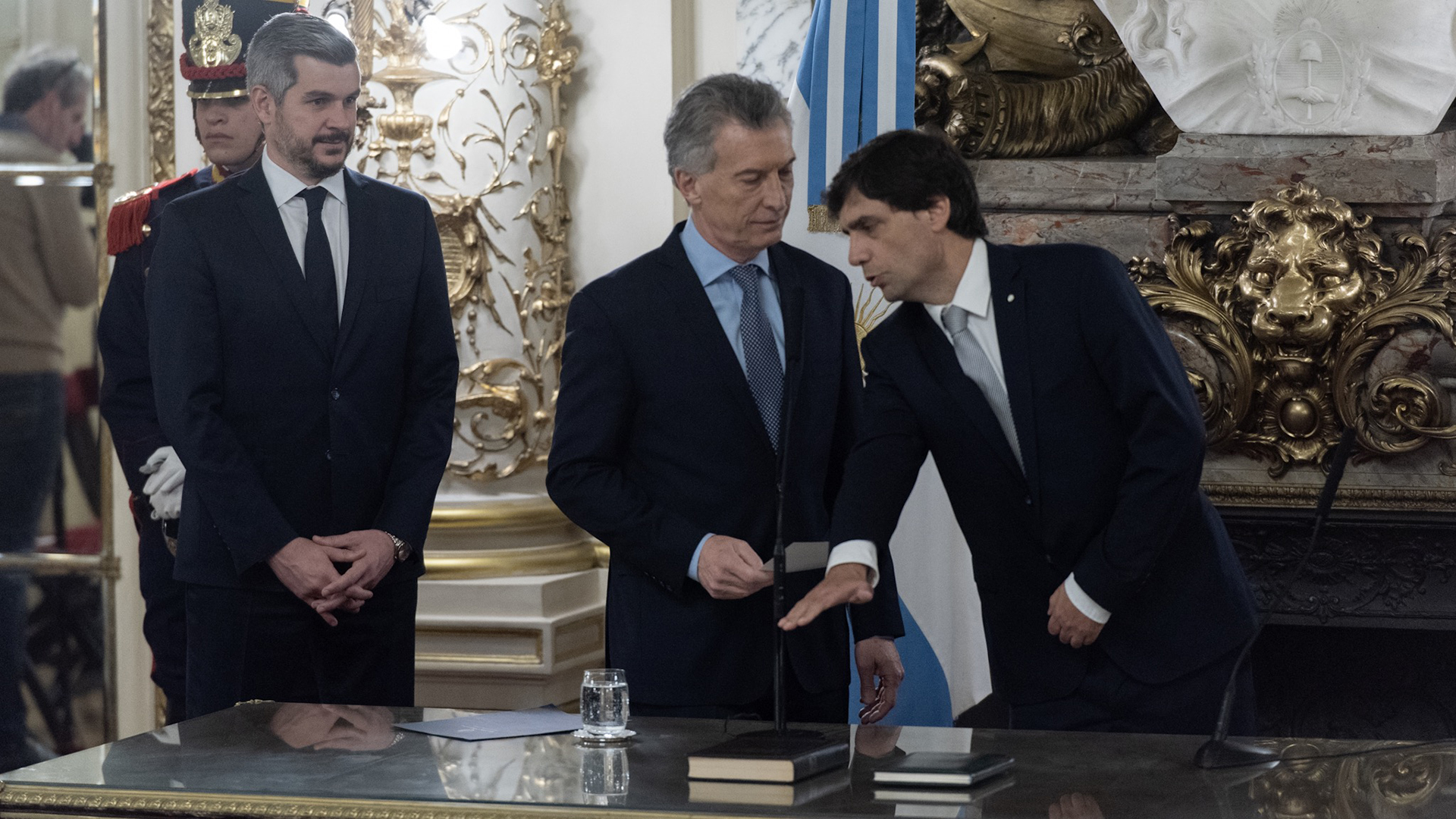 El momento en que Hernán Lacunza jura como ministro de Economía de la Nación