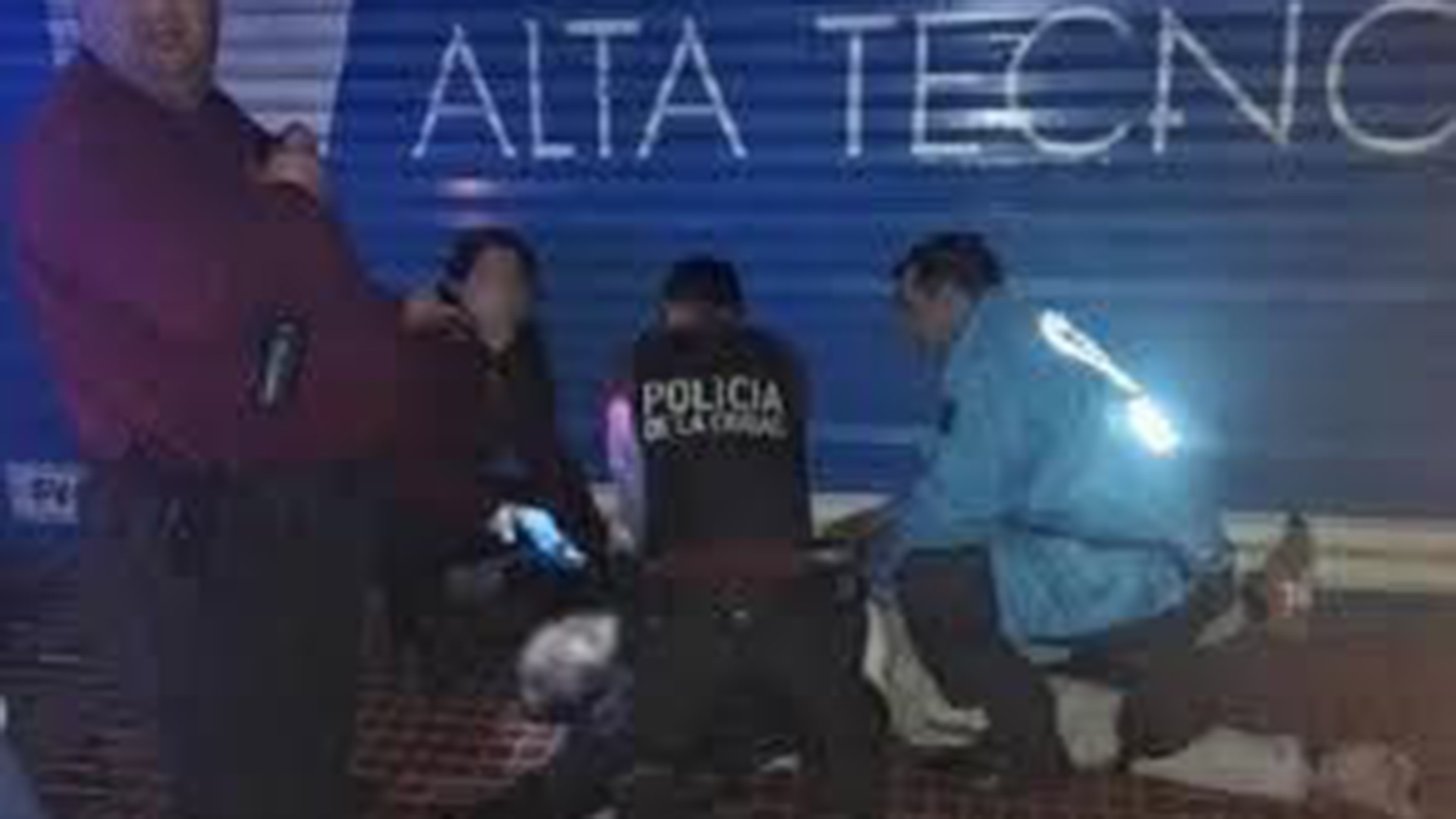 Vicente en el suelo: la foto que se viralizó y que dio a conocer el caso. (foto: Nicolás Ramos)