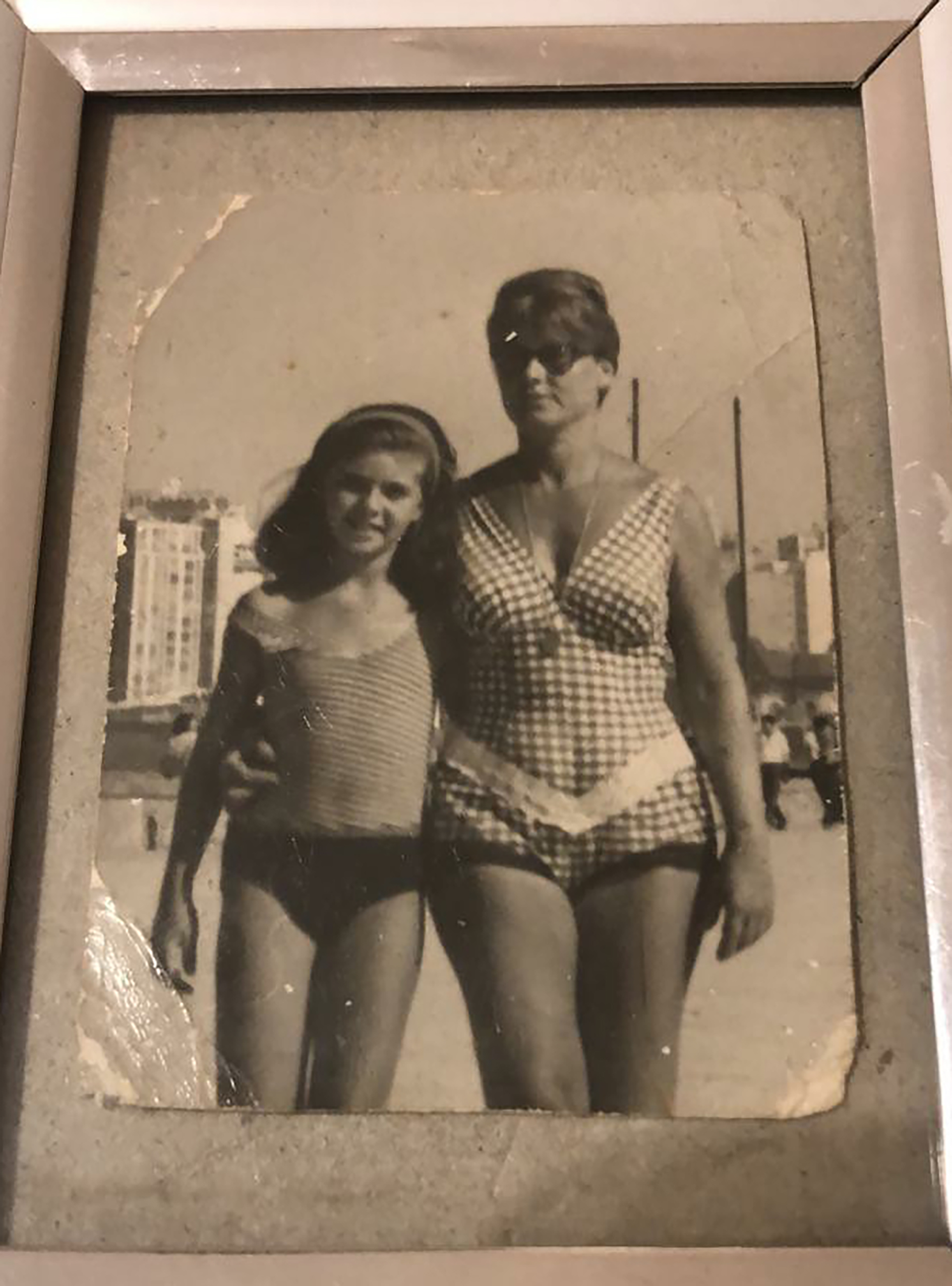 Con su madre Lucy en Mar del Plata