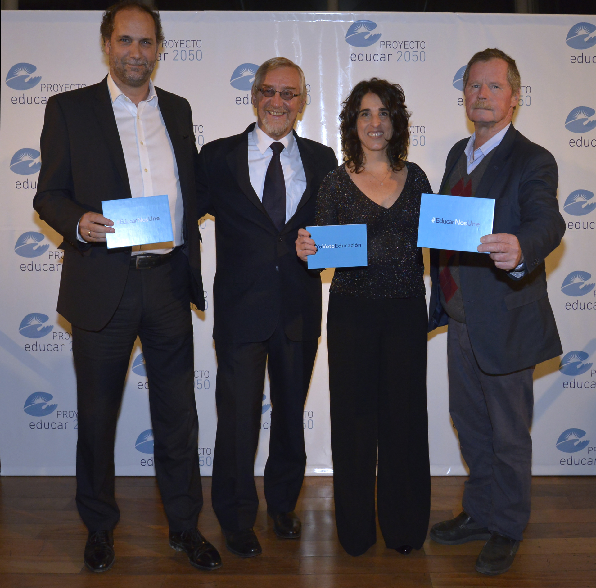 Chani Guyot, director de Redacción, Álvarez Trongé, Ruiz Morosini y Juan Carr, fundador de Red Solidaria