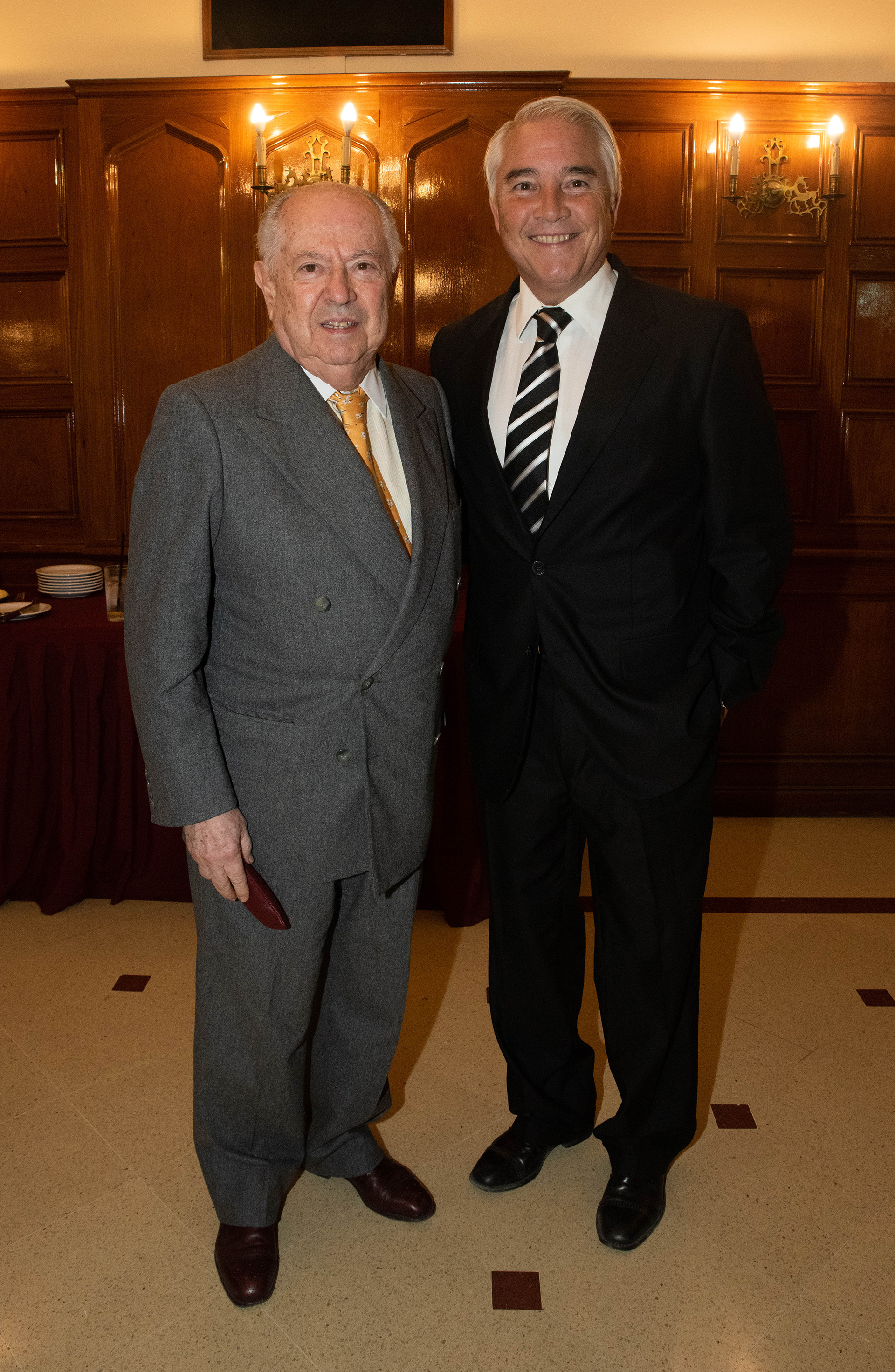 El ex ministro del Interior Carlos Corach y Pablo Deluca