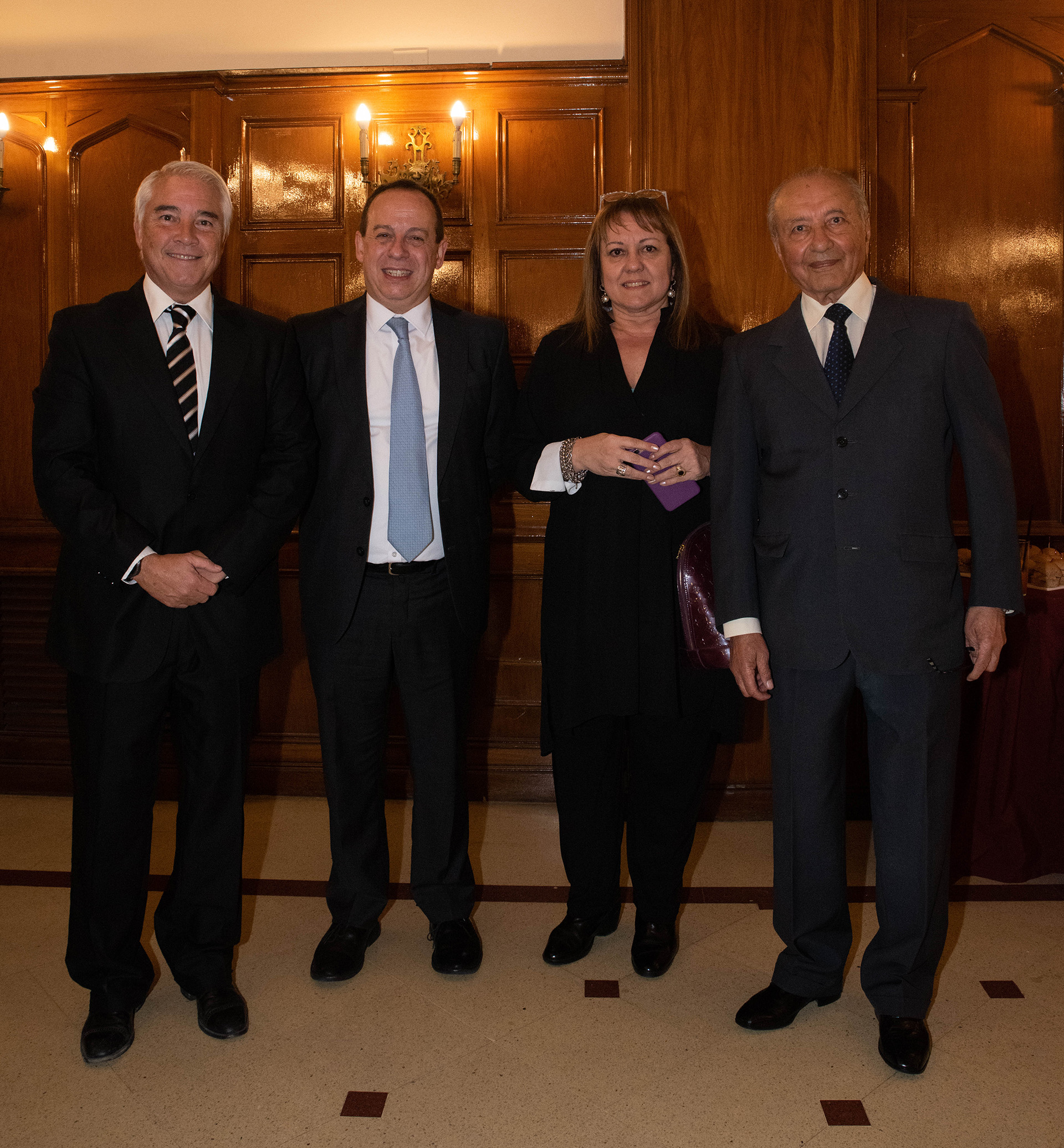 Pablo Deluca, secretario de Organización de Adepa y director de Asuntos Institucionales de Infobae; Martín Etchevers, presidente del Consejo Ejecutivo de la entidad; Graciela Guadalupe (La Nación) y Eduardo Menem