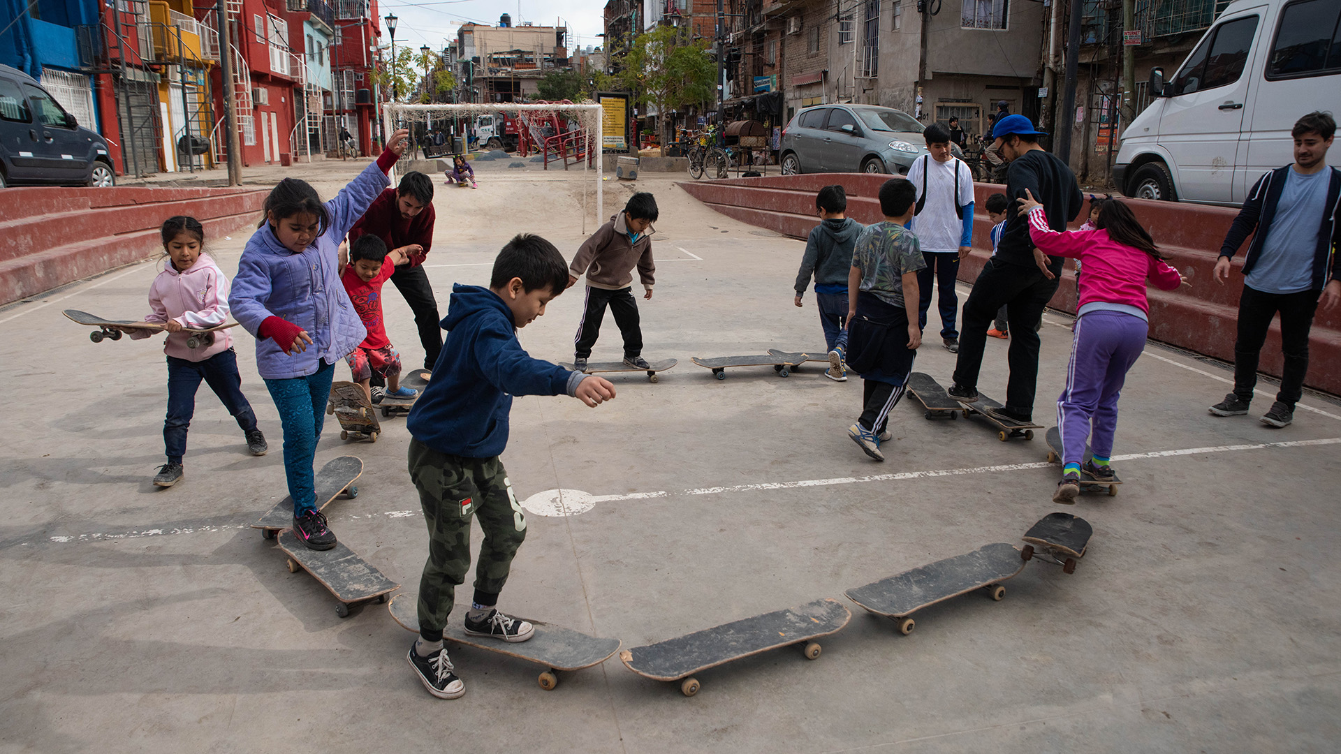 “Esta experiencia se convierte en una oportunidad para que niños y niñas encuentren en este hermoso deporte una herramienta de superación y crecimiento”, explican los profesores