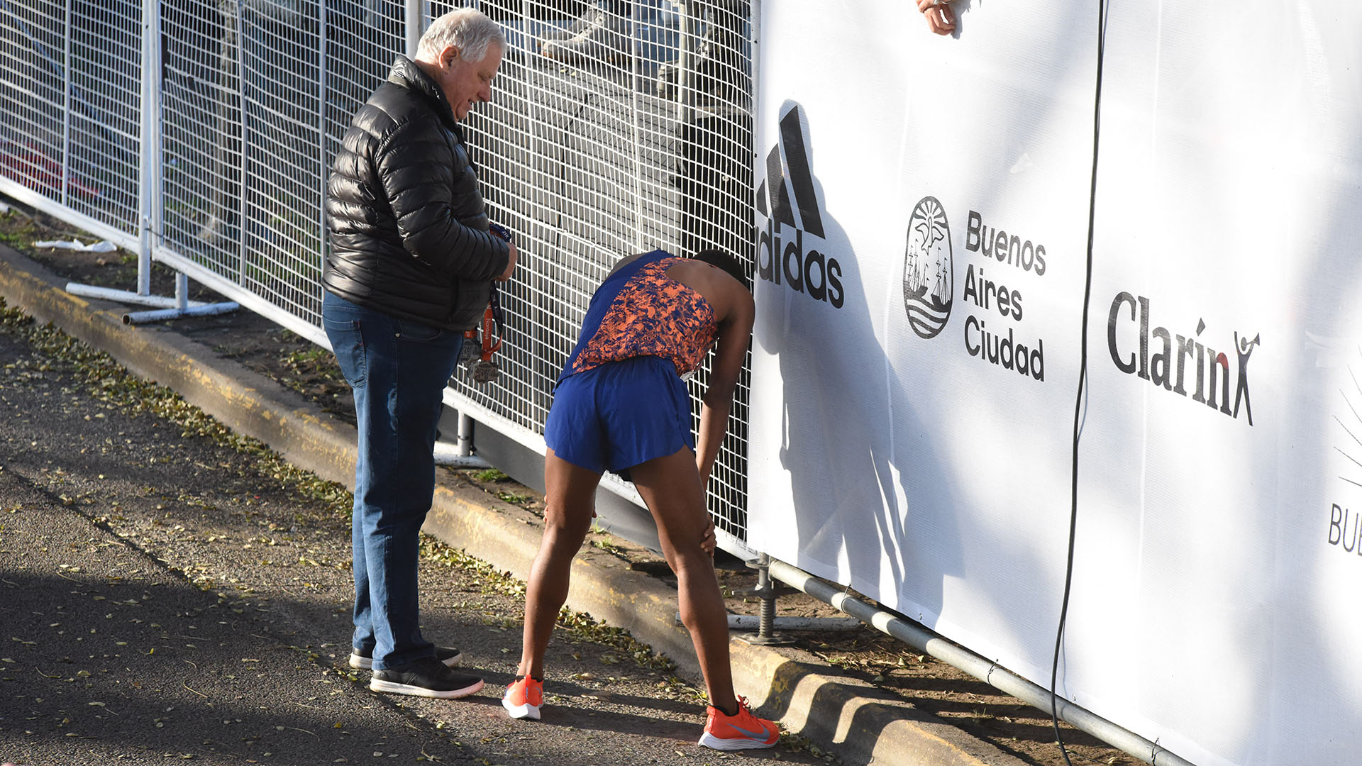 El desgaste posterior a la competición de uno de los corredores