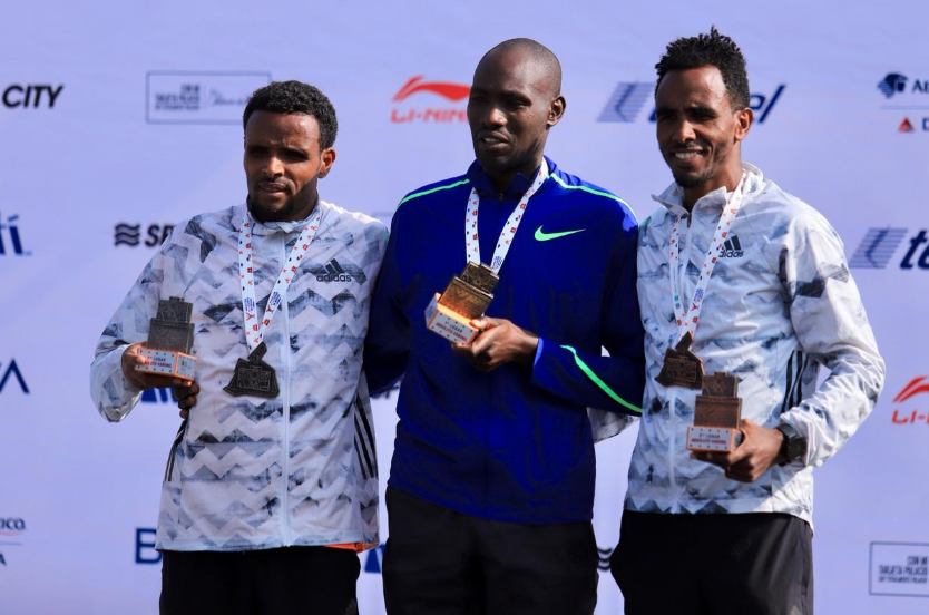 Duncan Maiyo, Girmay Birhanu Gebru y Amanuel Mesel Tikue: ganadores del Maratón 2019 de la CDMX (Foto: @MaratonCDMX)