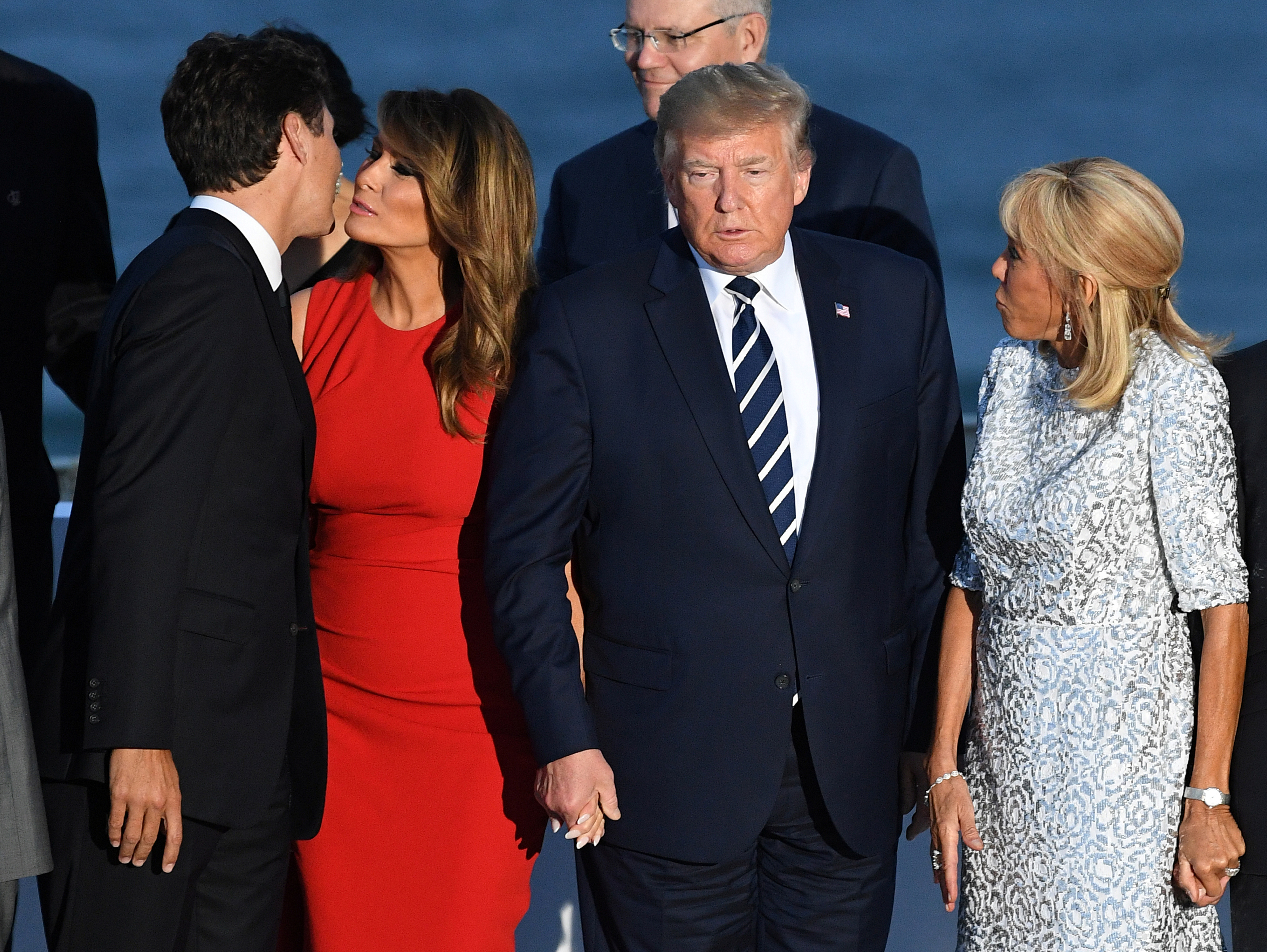 El beso entre el canadiense Justin Trudeau y la primera dama estadounidense Melania Trump fue viral en las redes sociales