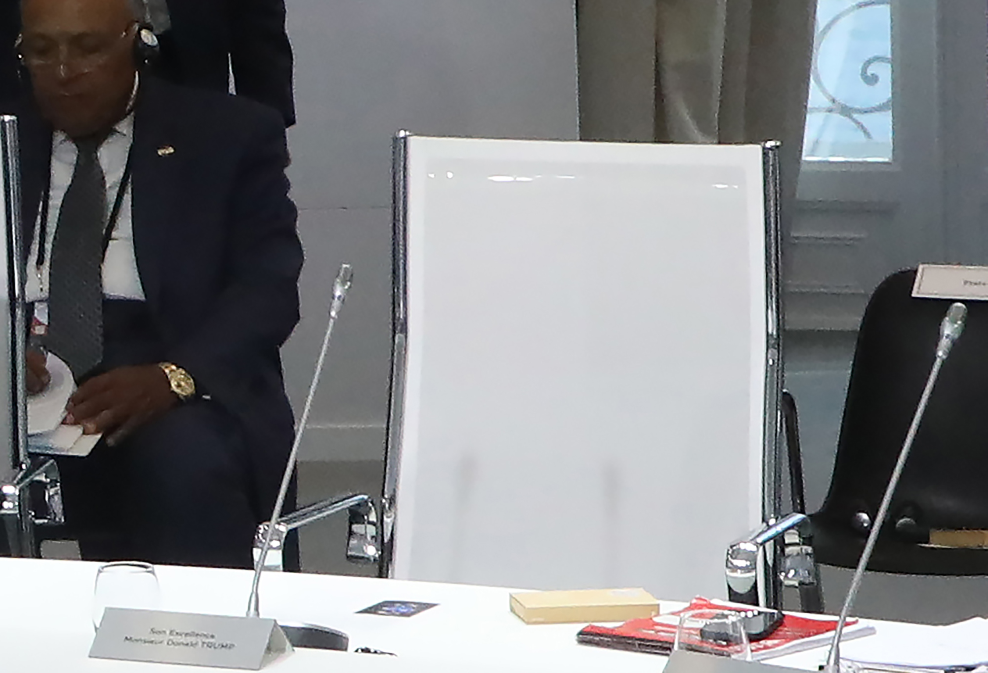 La silla vacía de Donald Trump durante una reunión de trabajo sobre el clima. El presidente es reacio a condenar los efectos del cambio climático