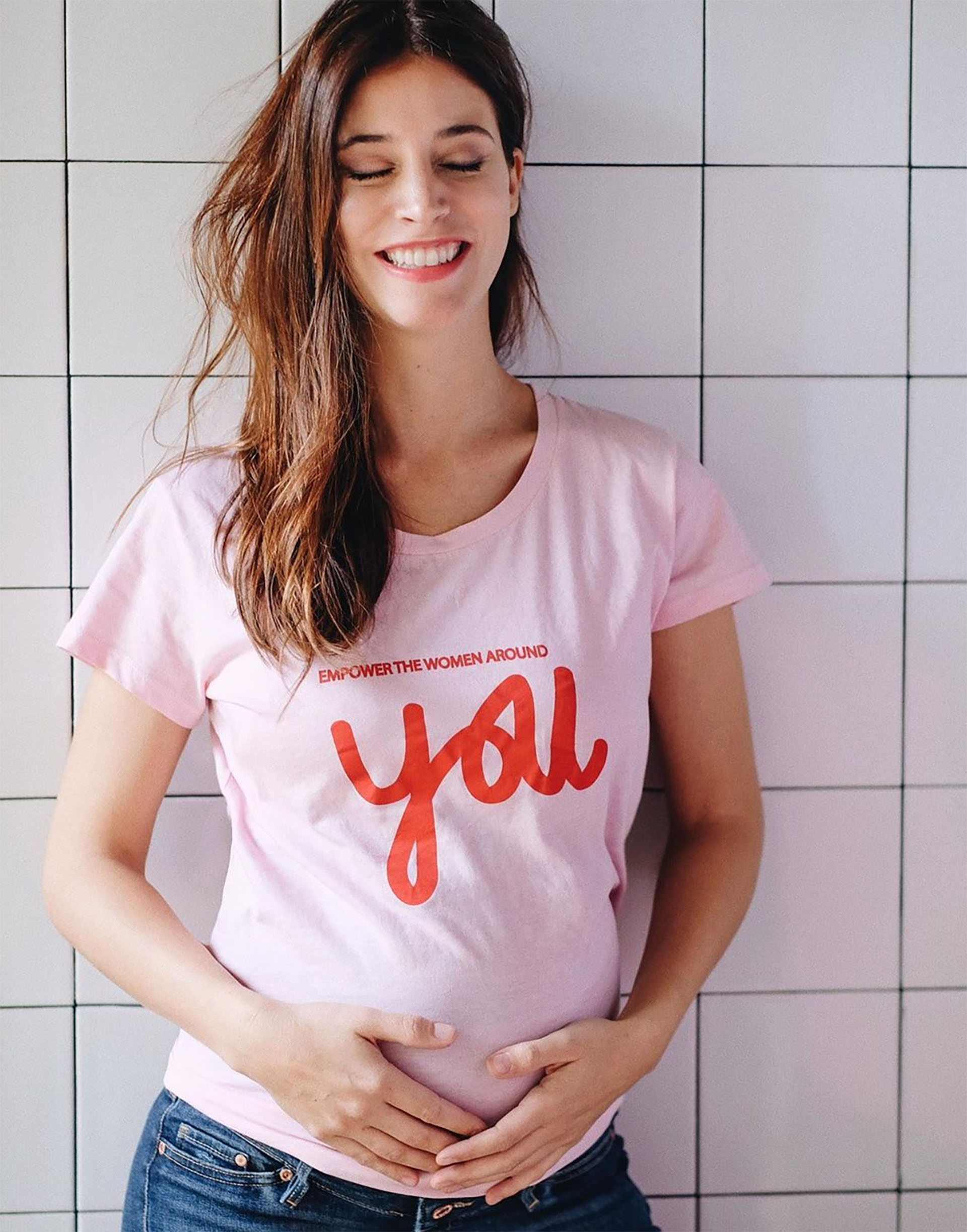 “¡Sorpresa! Bebite en camino”, escribió Agustina para anunciar la noticia de su embarazo