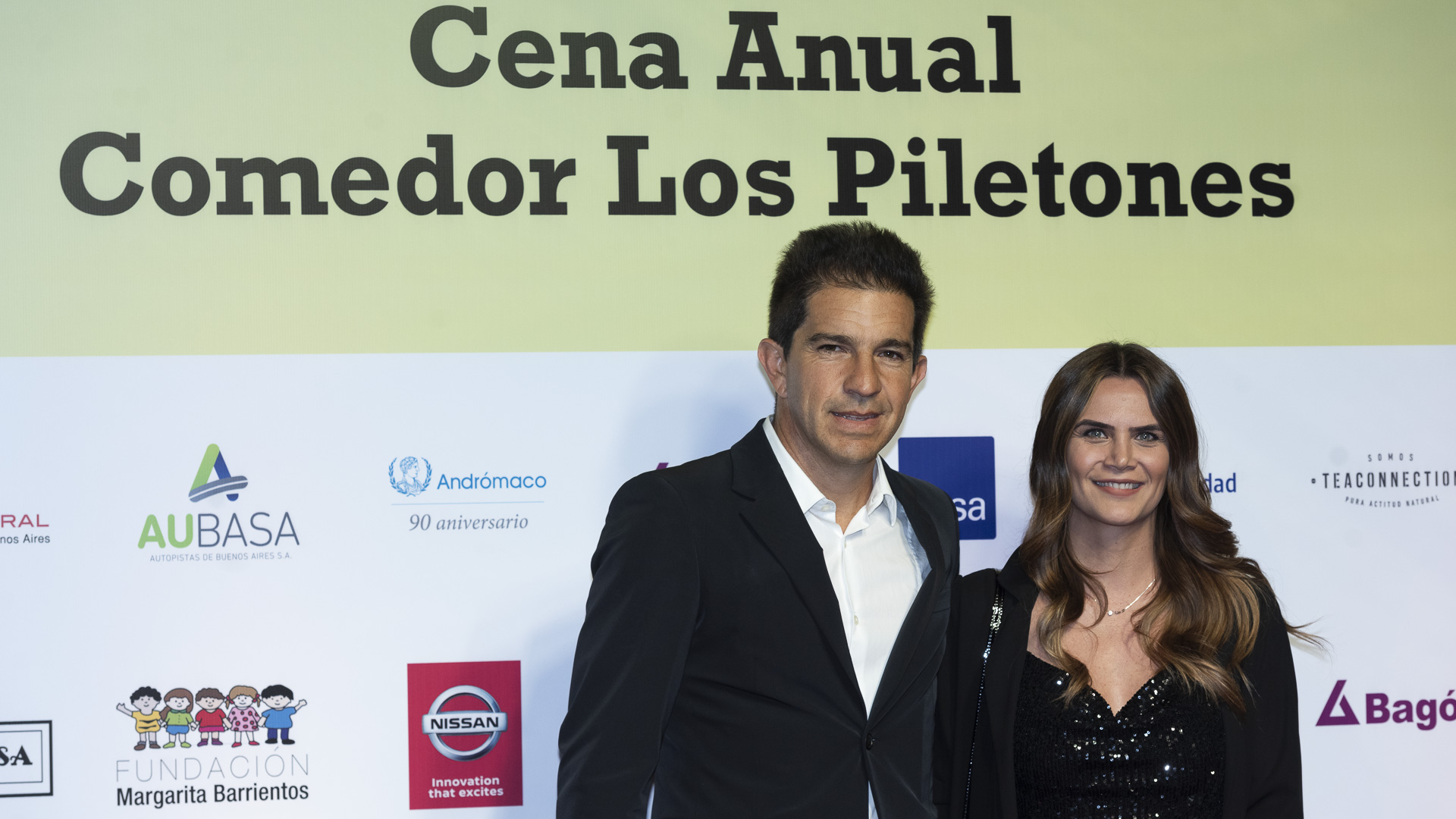 Amalia Granata junto a su pareja Leonardo Squarzon