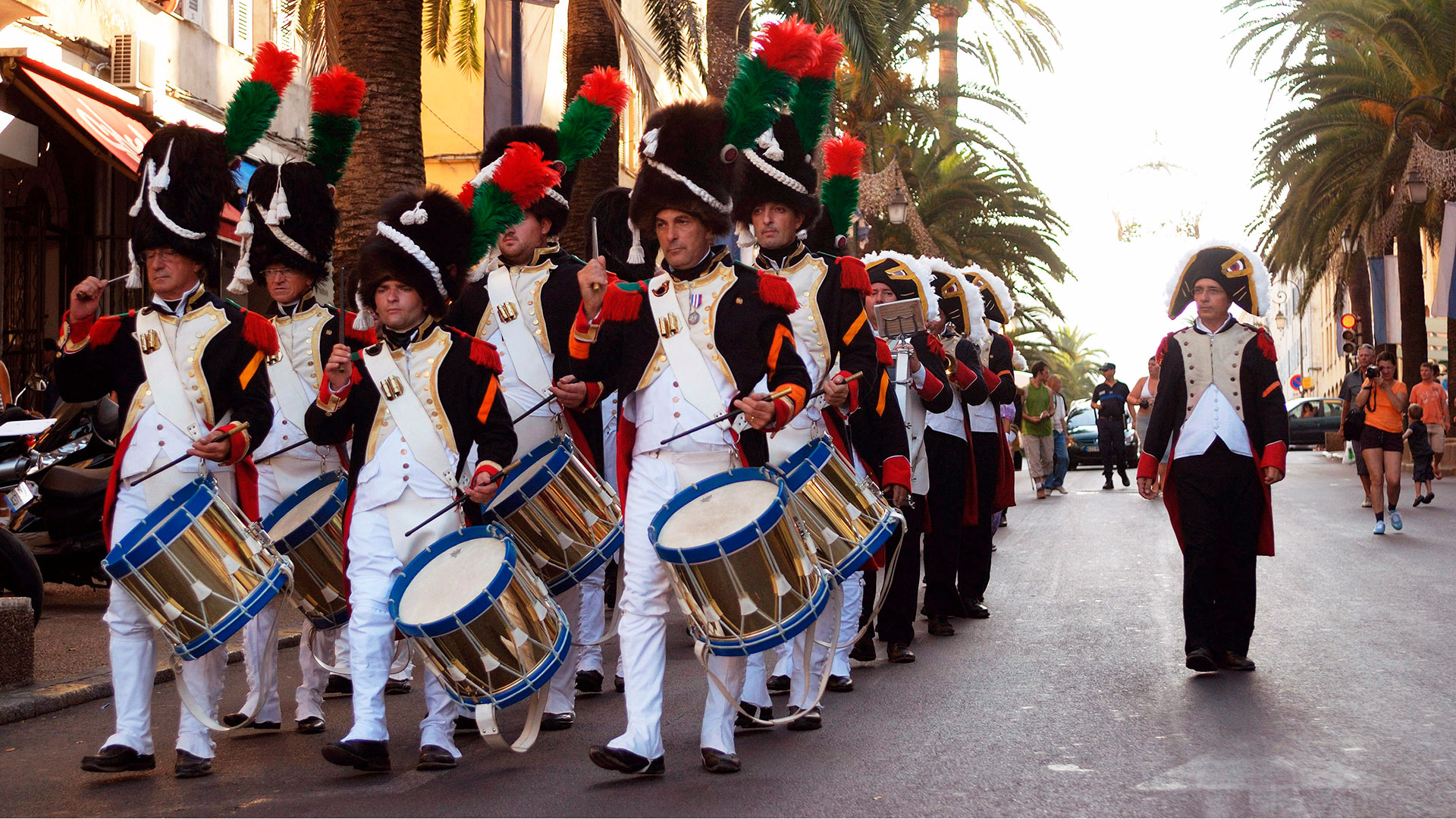 (Archivo 2009) El tradicional desfile en Córcega, la patria chica de Napoleón Bonaparte (Shutterstock)
