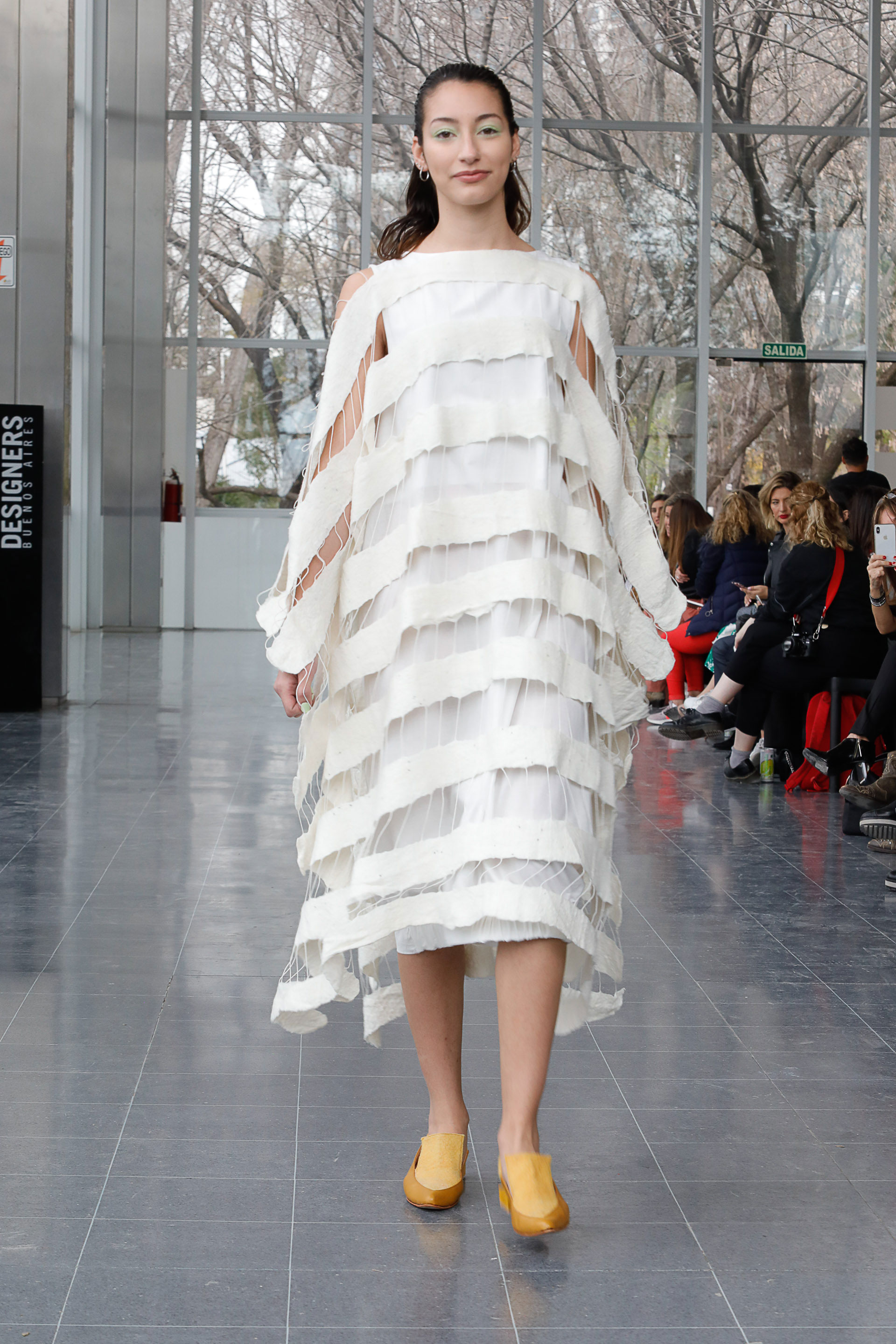 Sabrina Hernández Uzal fue la ganadora del concurso Terma y presentó su colección con diseños sustentables en el marco de Designers en el Día de Moda Sustentable. Llamada Germin.ar, el proyecto se destaca por ser sustentable de principio a fin