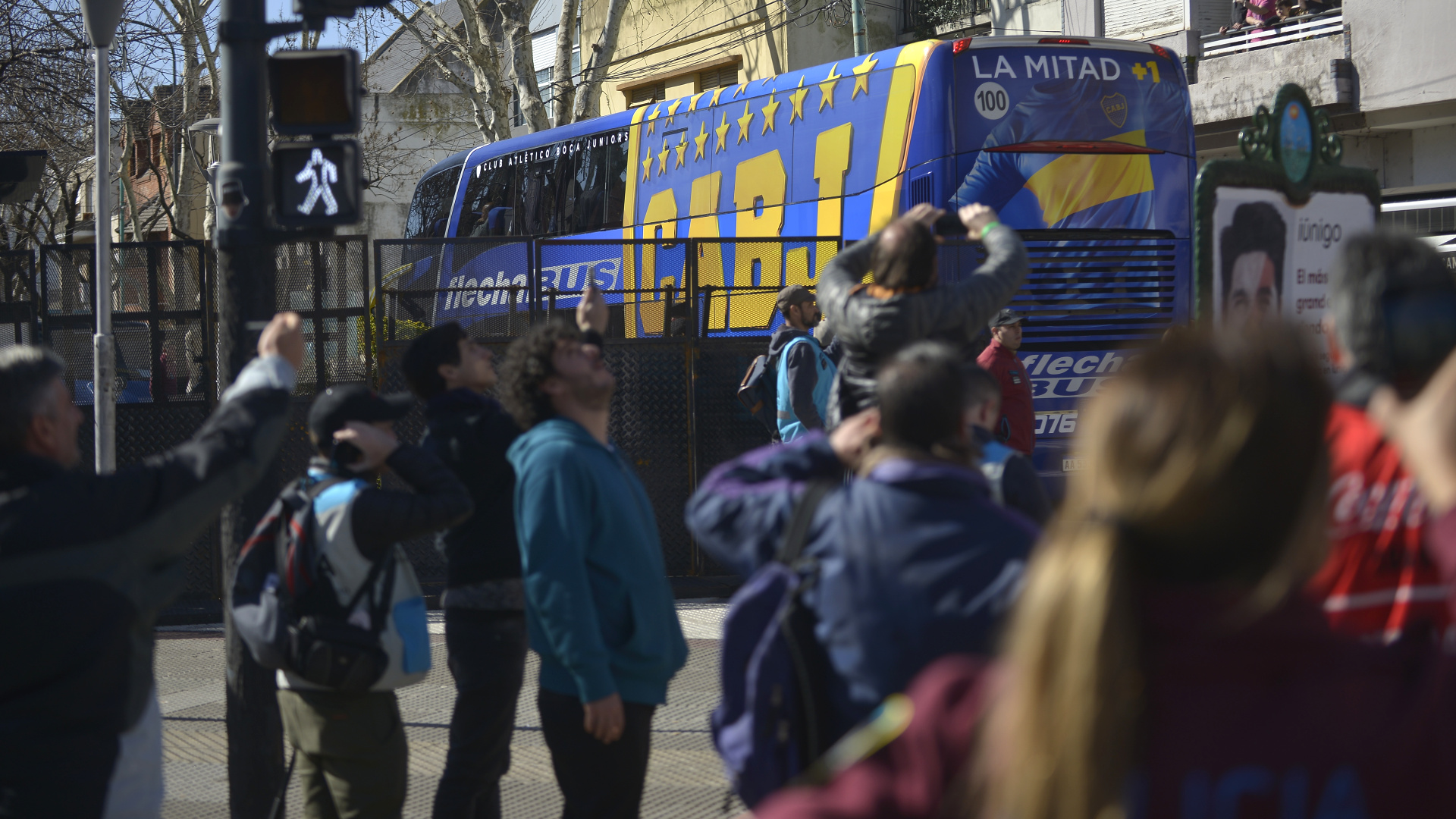 El micro de Boca pudo llegar sin inconvenientes al estadio gracias a un gran operativo