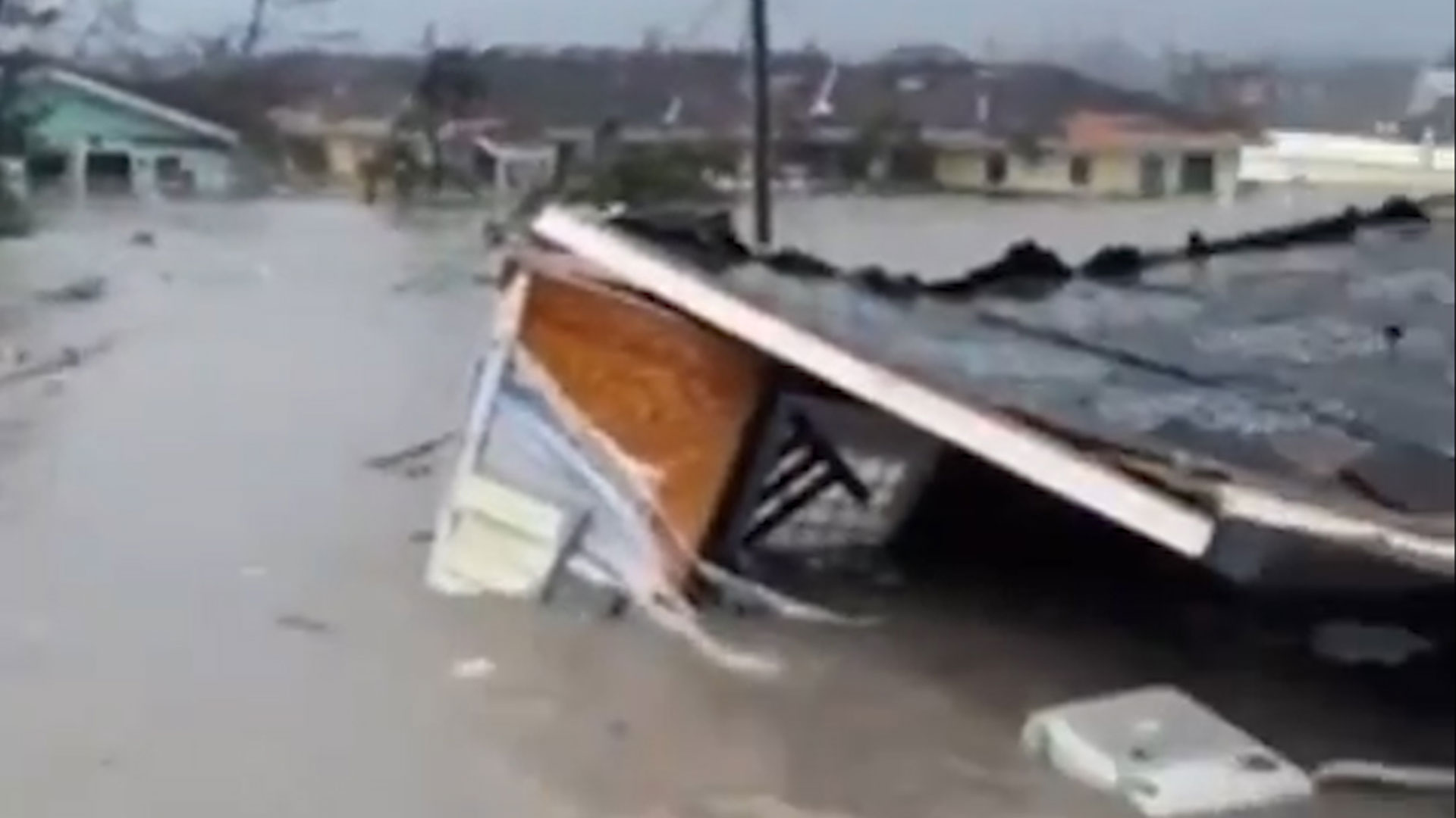 El huracán Dorian provocó fuertes destrucciones