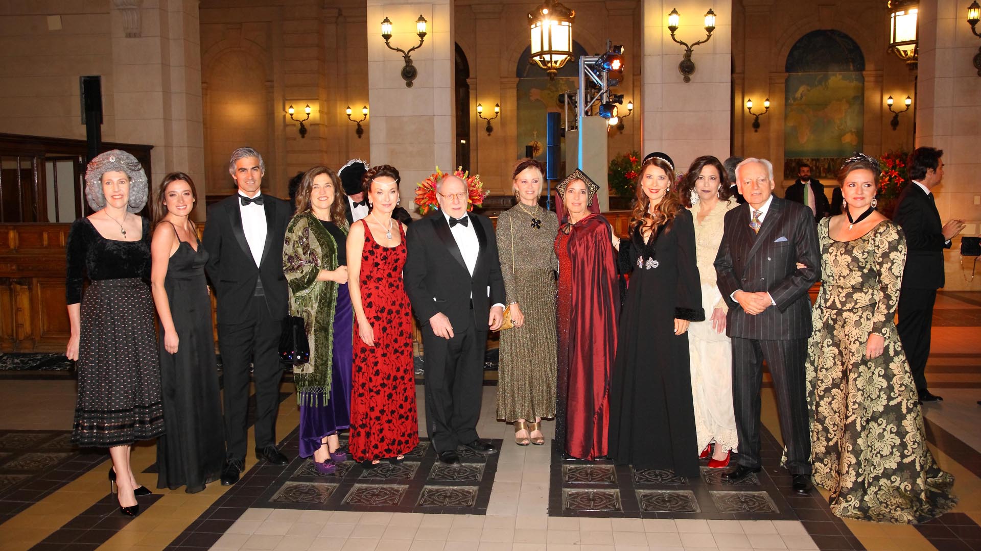 Sofía Weil de Speroni, Magdalena Grüneisen, Eduardo Mallea, Ximena de Elizalde, María Irene Herrero, Julio César Crivelli, Josefina Carlés de Blaquier, Verónica Zoani de Nutting, Adriana Batán de Rocca, Justo, Eduardo Grüneisen y Cecilia Remiro Valcarcel