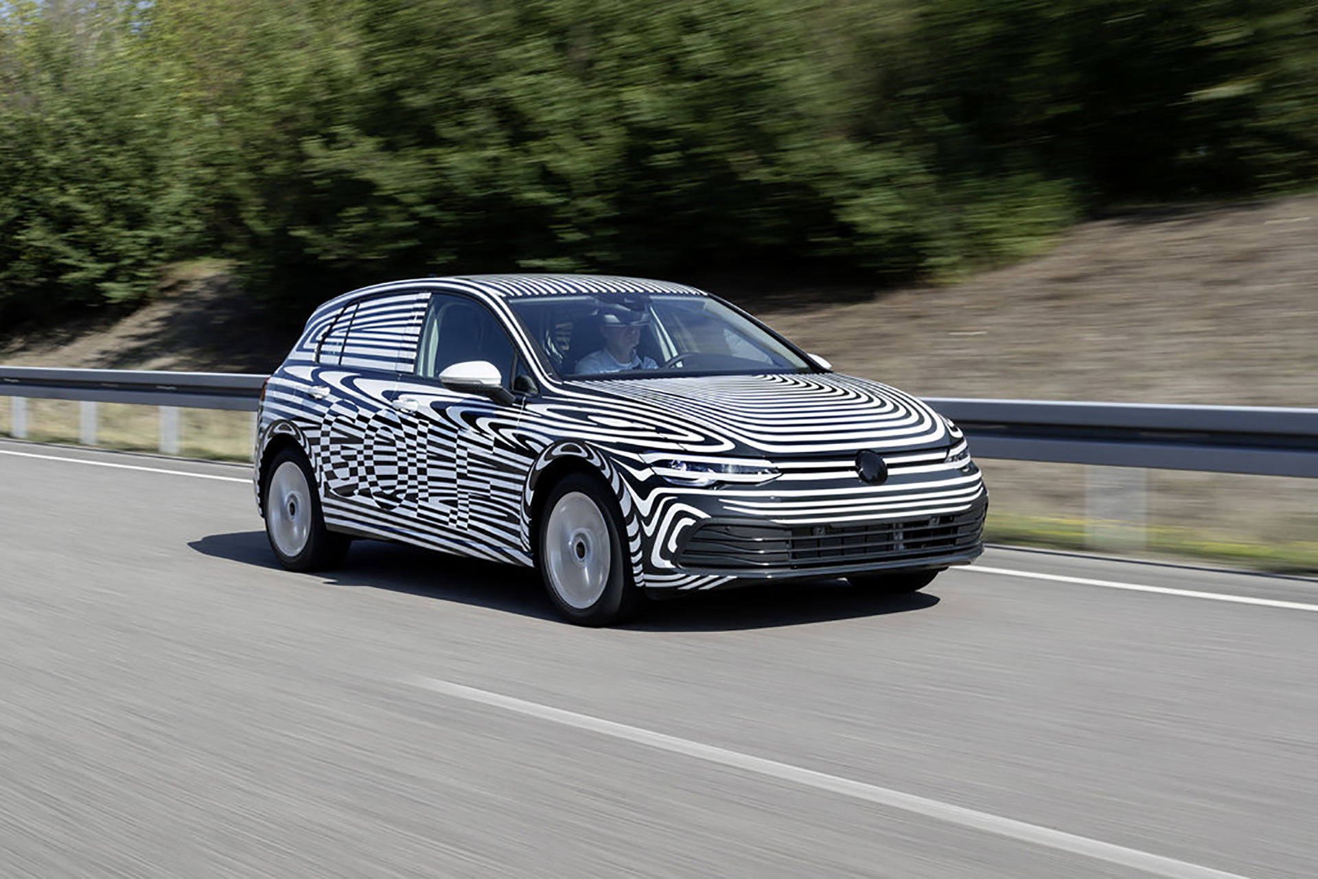 Nuevo Golf, camuflado: es uno de los lanzamientos más esperados del año. Se trata dela octava generación de uno de los modelos más populares y de mayor venta en la historia de la industria