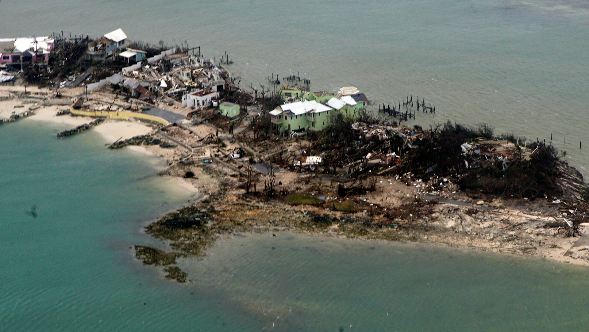 Bahamas sintió la furia del huracán (AFP)