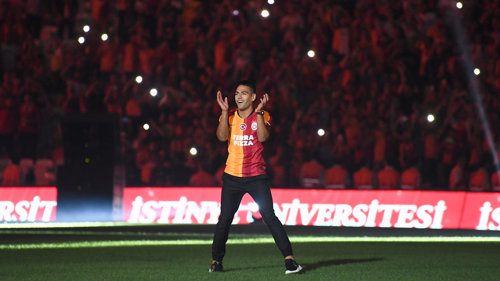 Será el noveno club de la carrera del delantero