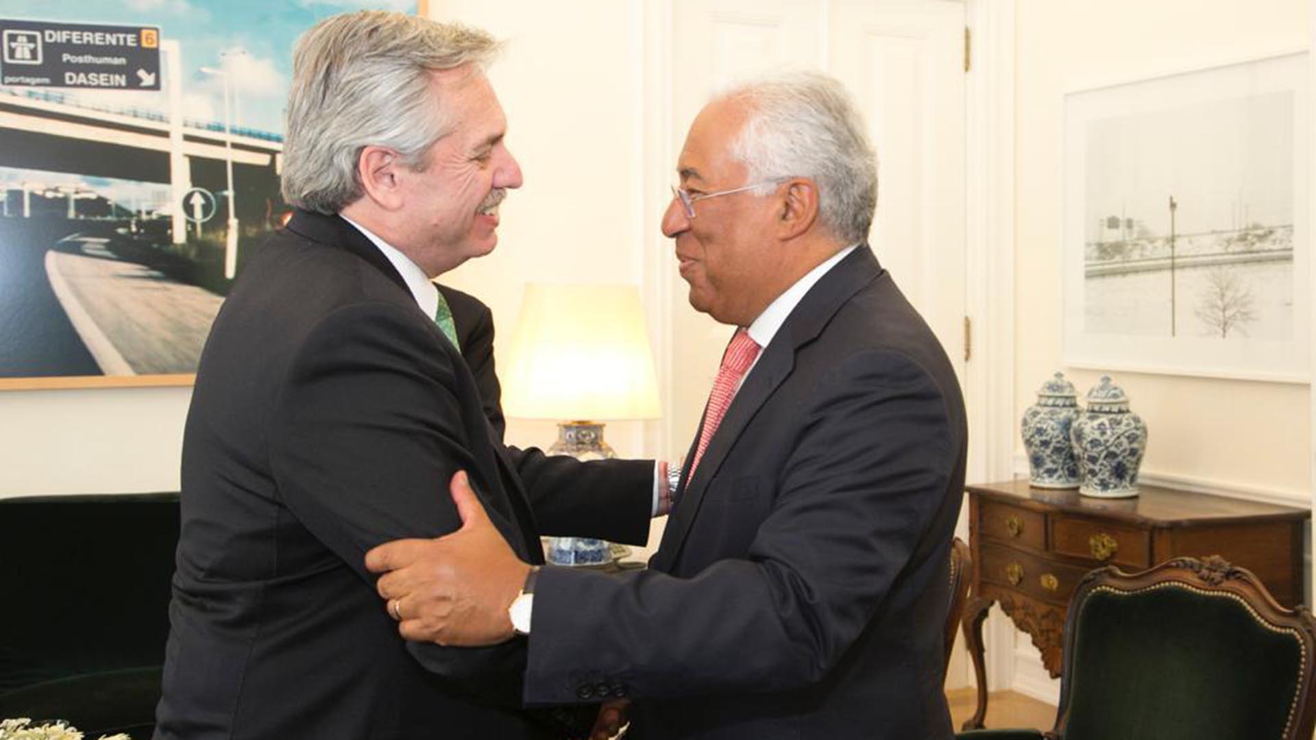 Fernández con el jefe de Estado portugués, Alberto Costa