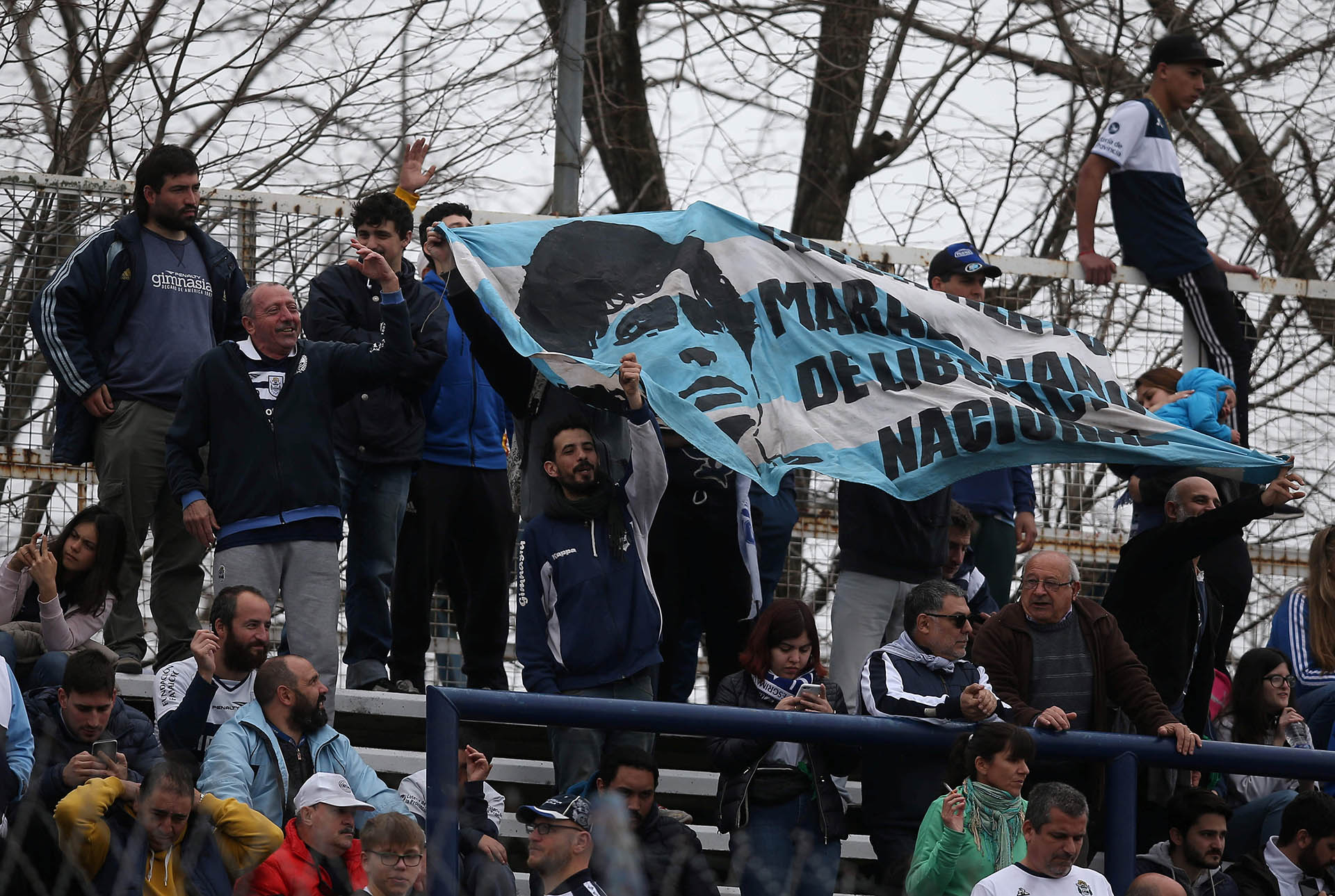 “Mago no soy, la vamos a pelear con los pibes”, avisó Maradona a los hinchas