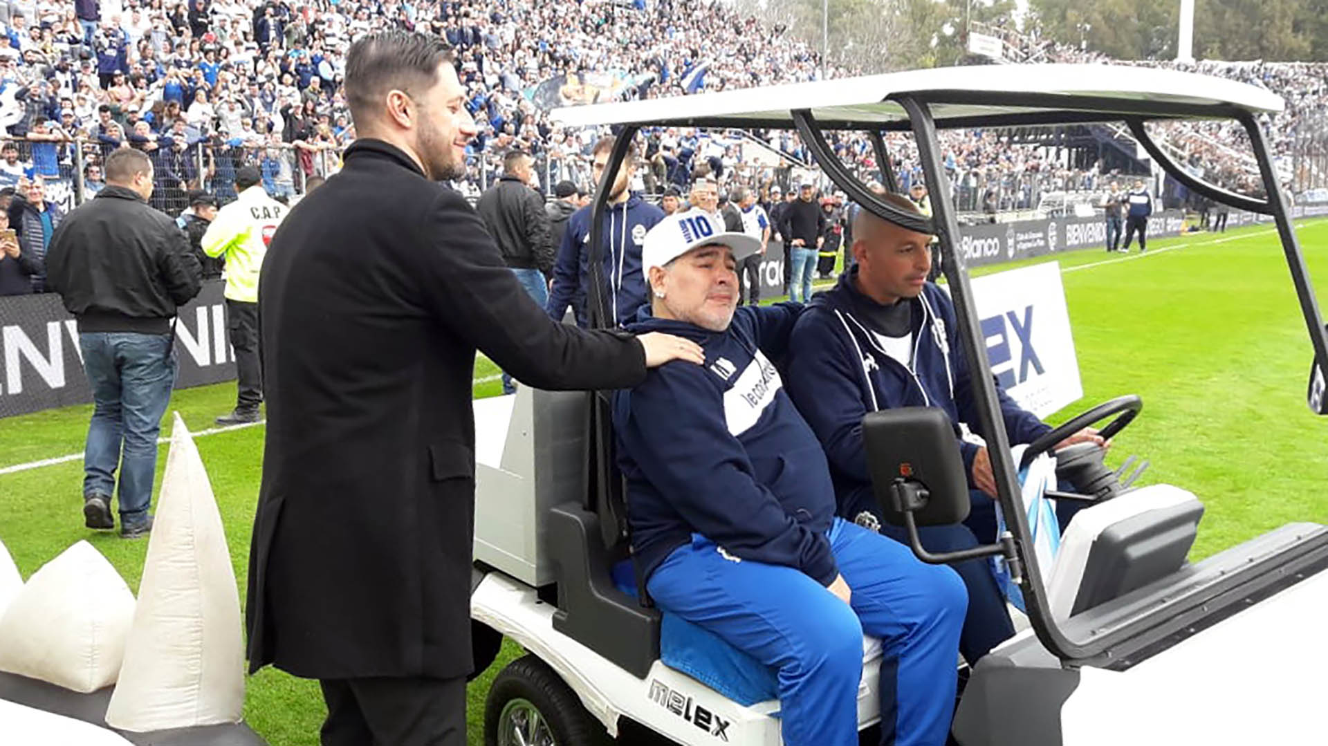 Maradona estuvo acompañado por su abogado, Matías Morla