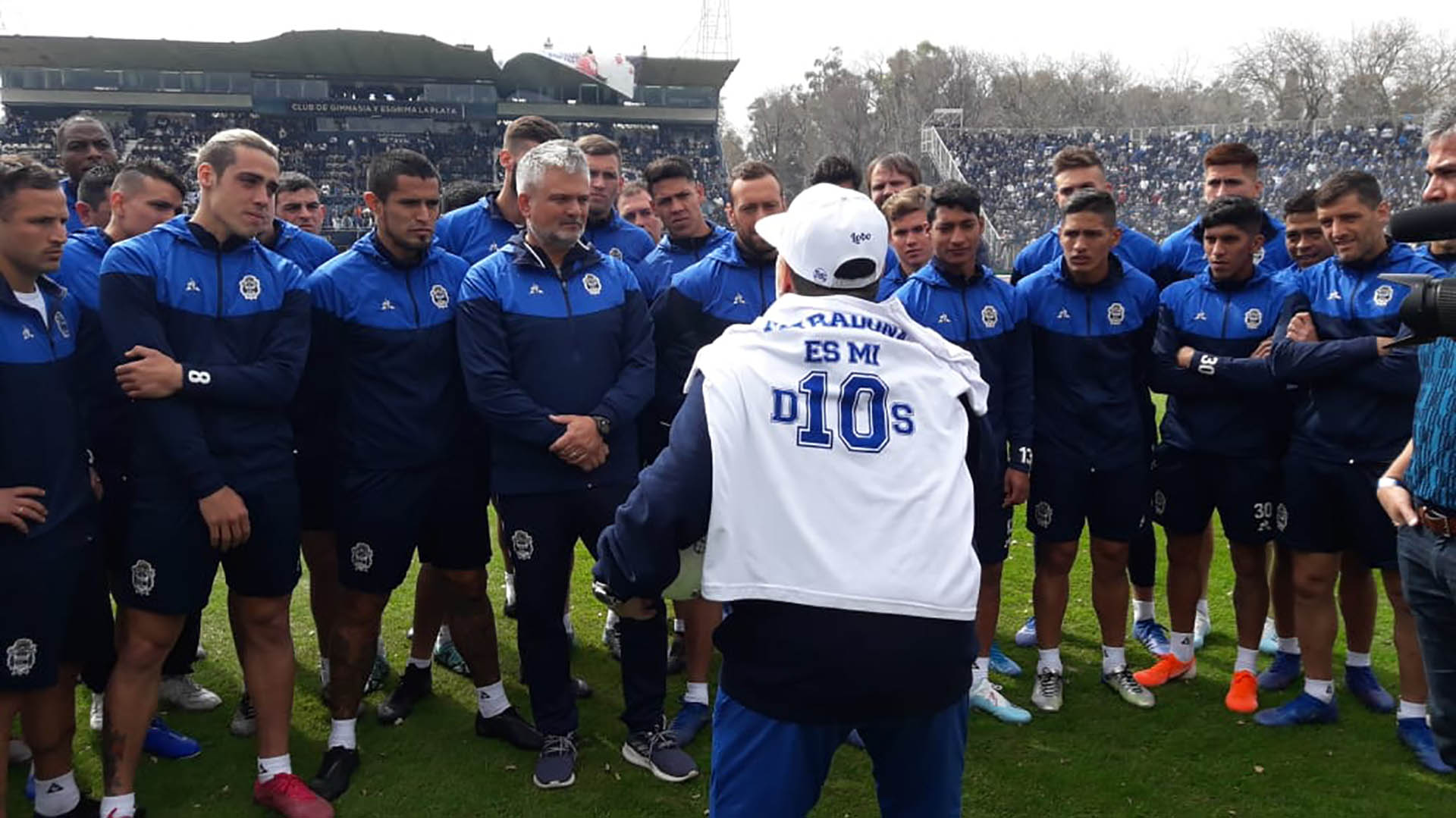 En la previa, Maradona había mantenido una emotiva charla con el capitán Lucas Licht