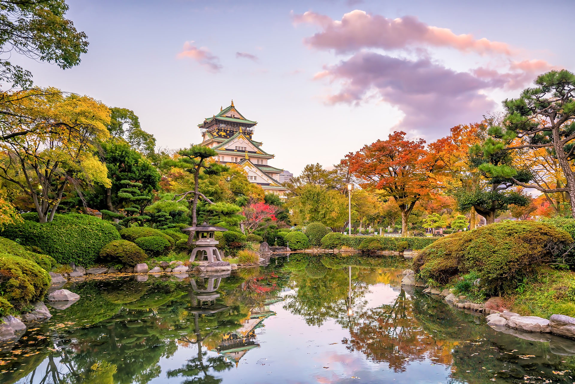 Inaugurando el ranking de lugares que ocupan las ciudades asiáticas, Osaka se destaca como uno de los mejores lugares para vivir