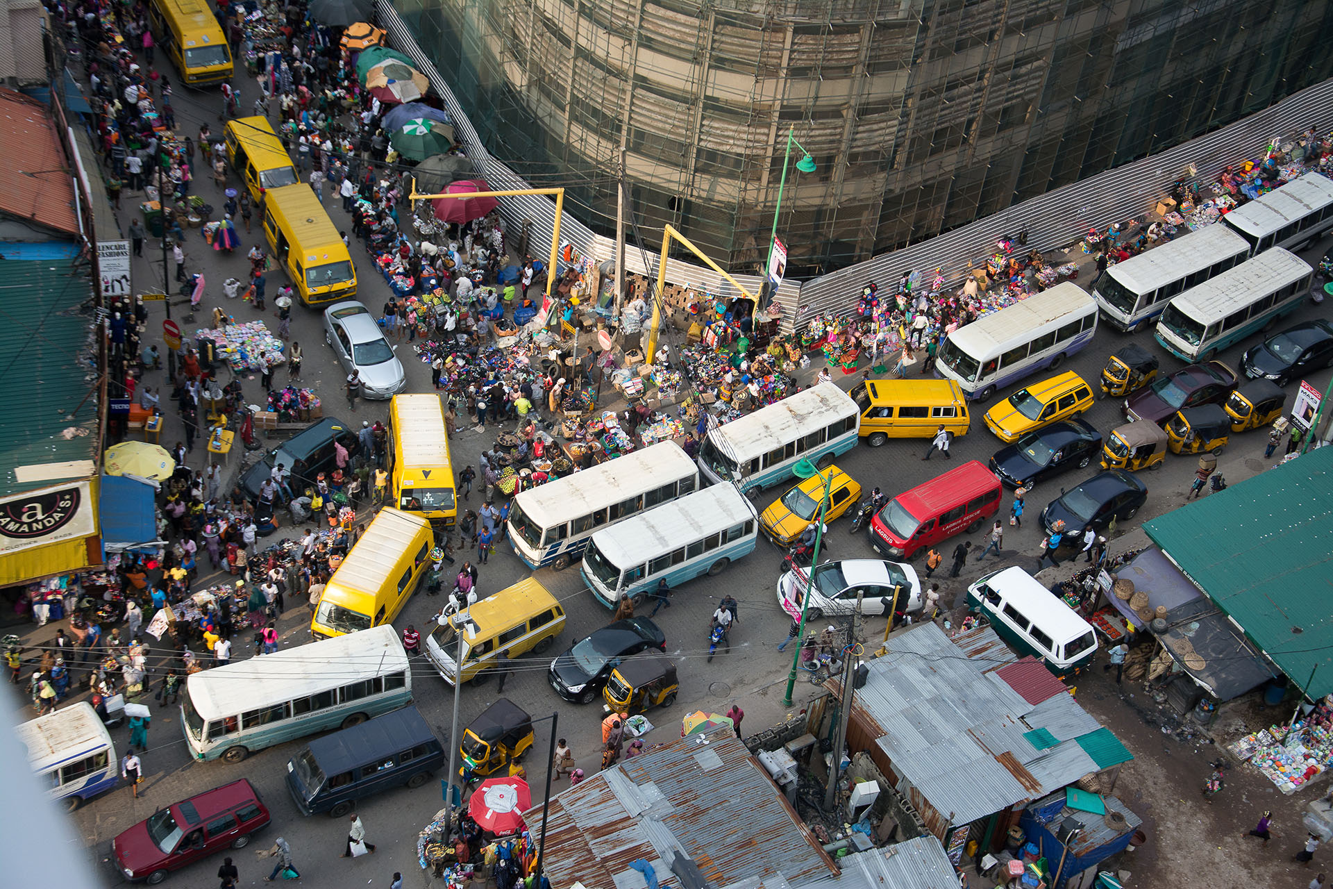 En el ranking, Medio Oriente, África y Asia representan las diez ciudades de menor puntaje debido a que la violencia, ya sea a través del crimen, la insurgencia civil, el terrorismo o la guerra están cada vez más presentes