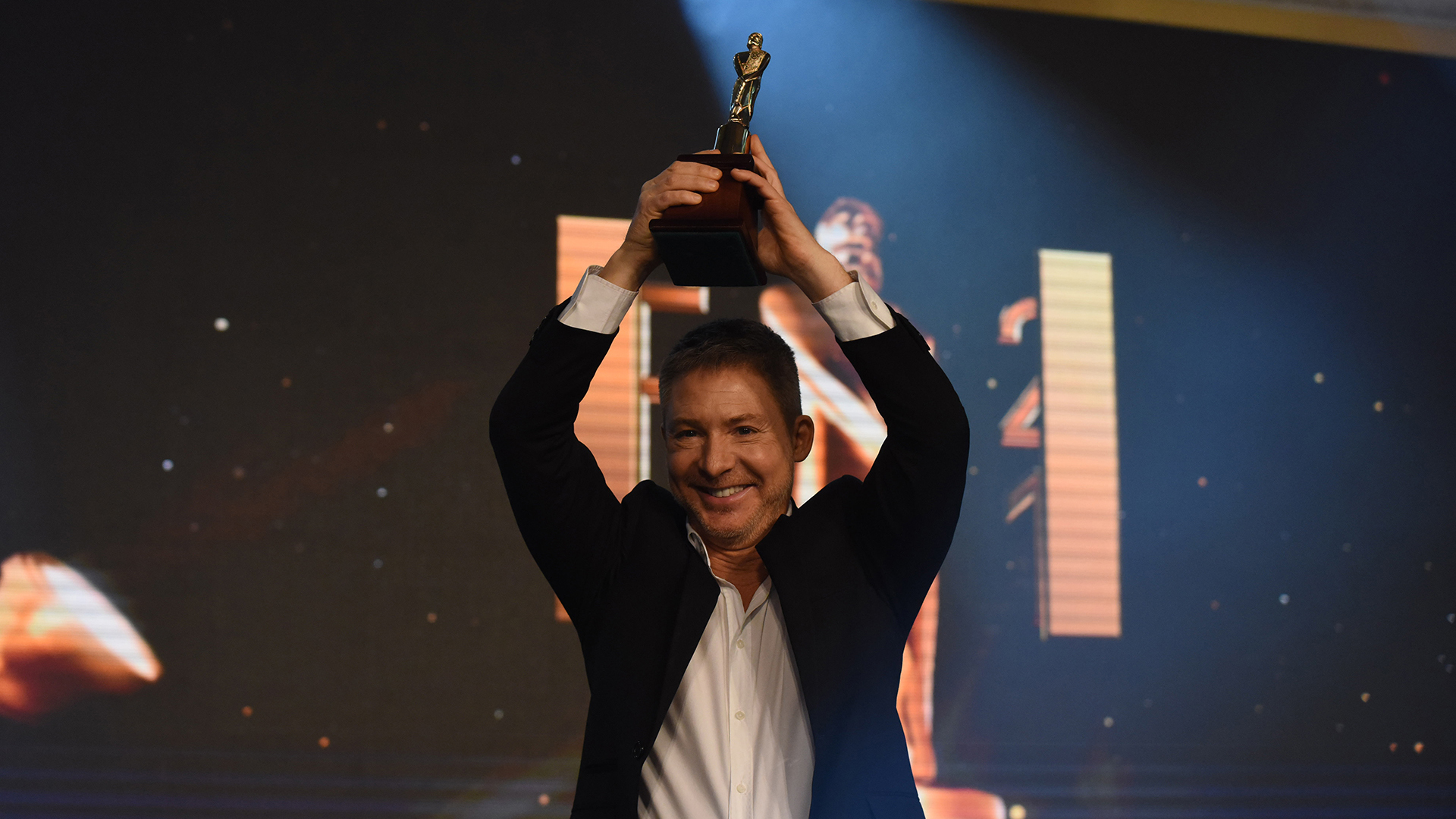 “El Host” también se llevó el premio a mejor programa de juegos / entretenimiento / reality / humor
