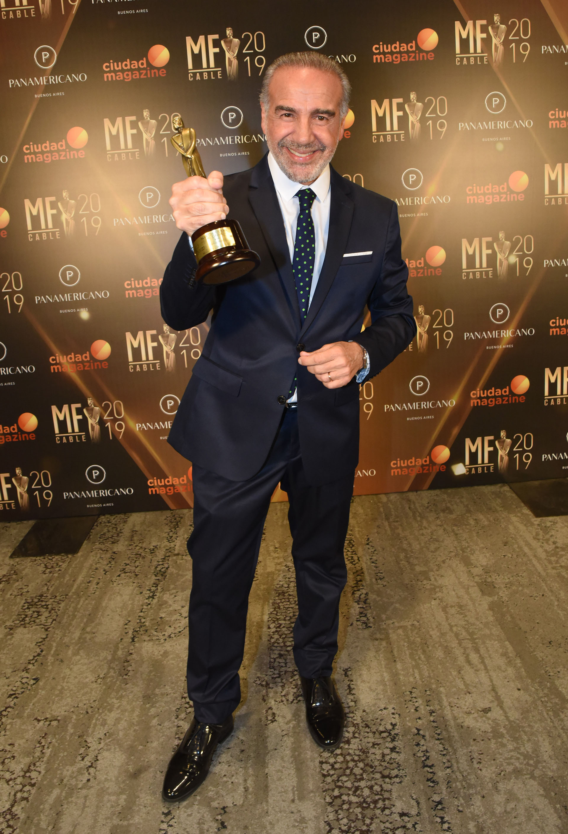 El doctor Guillermo Capuya ganó el premio al mejor programa de temas médicos, por “Intelexis Mujer”