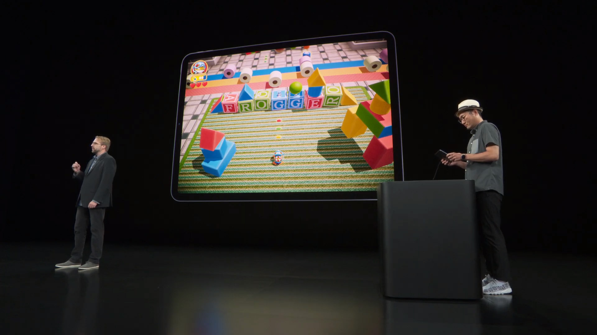 En el escenario se mostraron algunos juegos como Frogger, que fue presentado por Benjamin Kinney de la empresa Konami