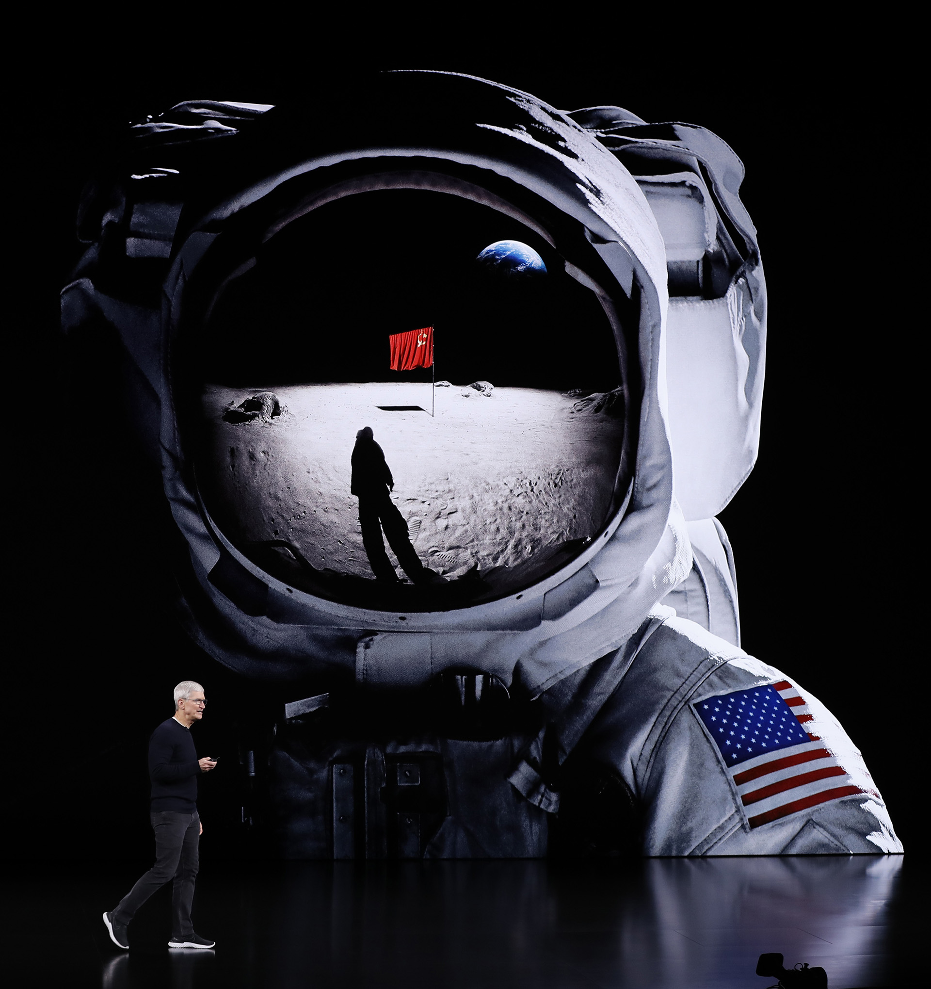Apple promocionó controlar tanto el hardware como software, lo que resultó en productos con precios más altos en el tramo premium, que capturaron la mayor parte de las ganancias del negocio de teléfonos inteligentes (REUTERS/Stephen Lam)