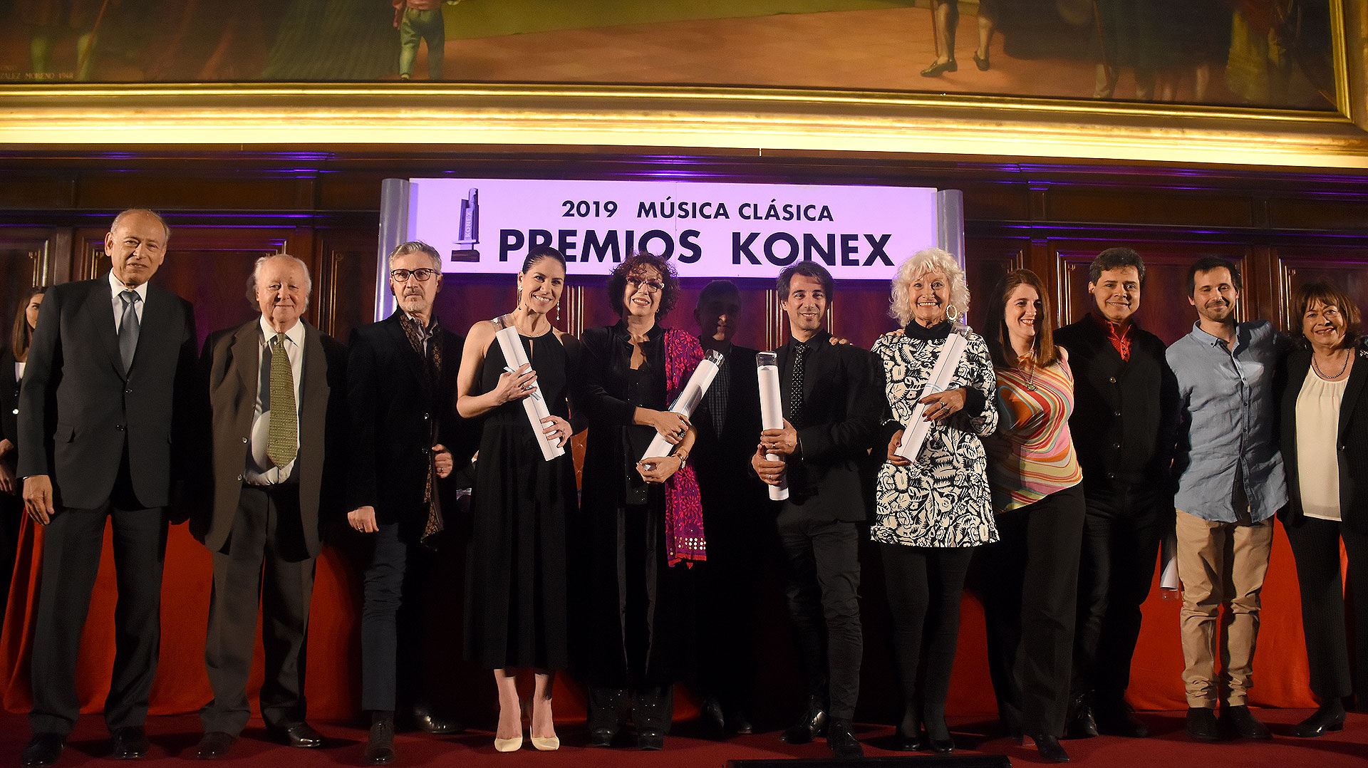 Por la terna Compañía de Danza subieron los representantes de las diferentes instituciones, Andrea Chinetti, Miguel Elías, Ricardo Alfonso, Paloma Herrera, Silvia Zerbini, Raúl Marego, Oscar Rosales, Mariela Bolatti y Yamil Ostrovsky
