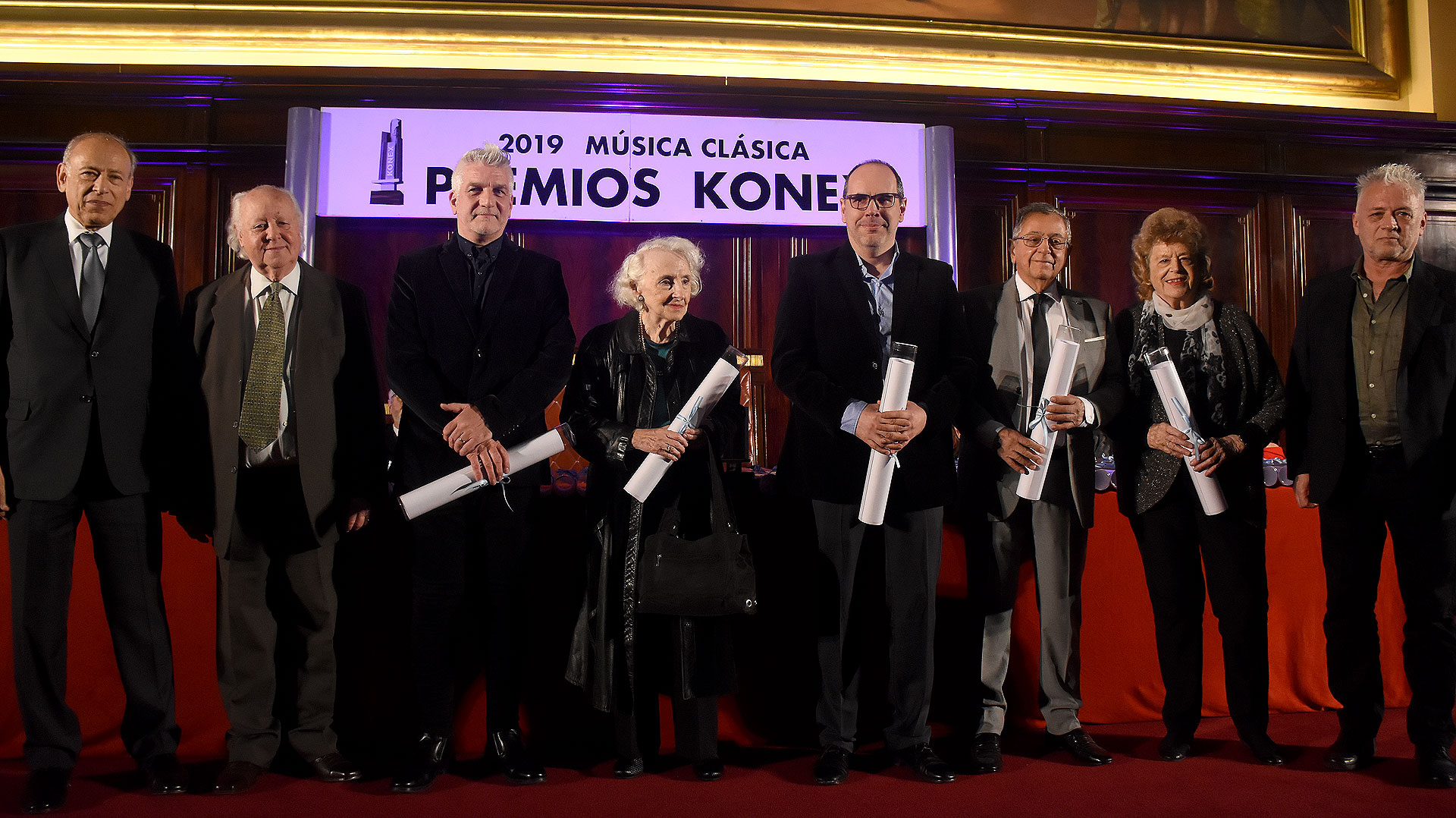 Por el premio compositor, en representación de Esteban Benzecry su madre Ethel, Marcos Franciosi, Dante Grela, Jorge Horst y en representación de Oscar Strasnoy Gisela Timmermann