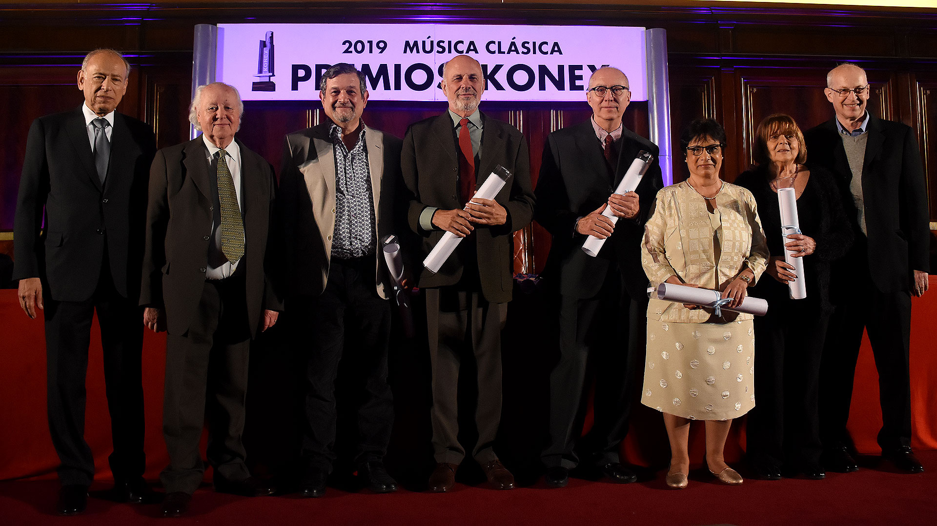 Los premiados en la terna de musicólogo, Enrique Landa, Omar Corrado, Fátima Graciela Musri, Irma Ruiz y Leonardo Waisman