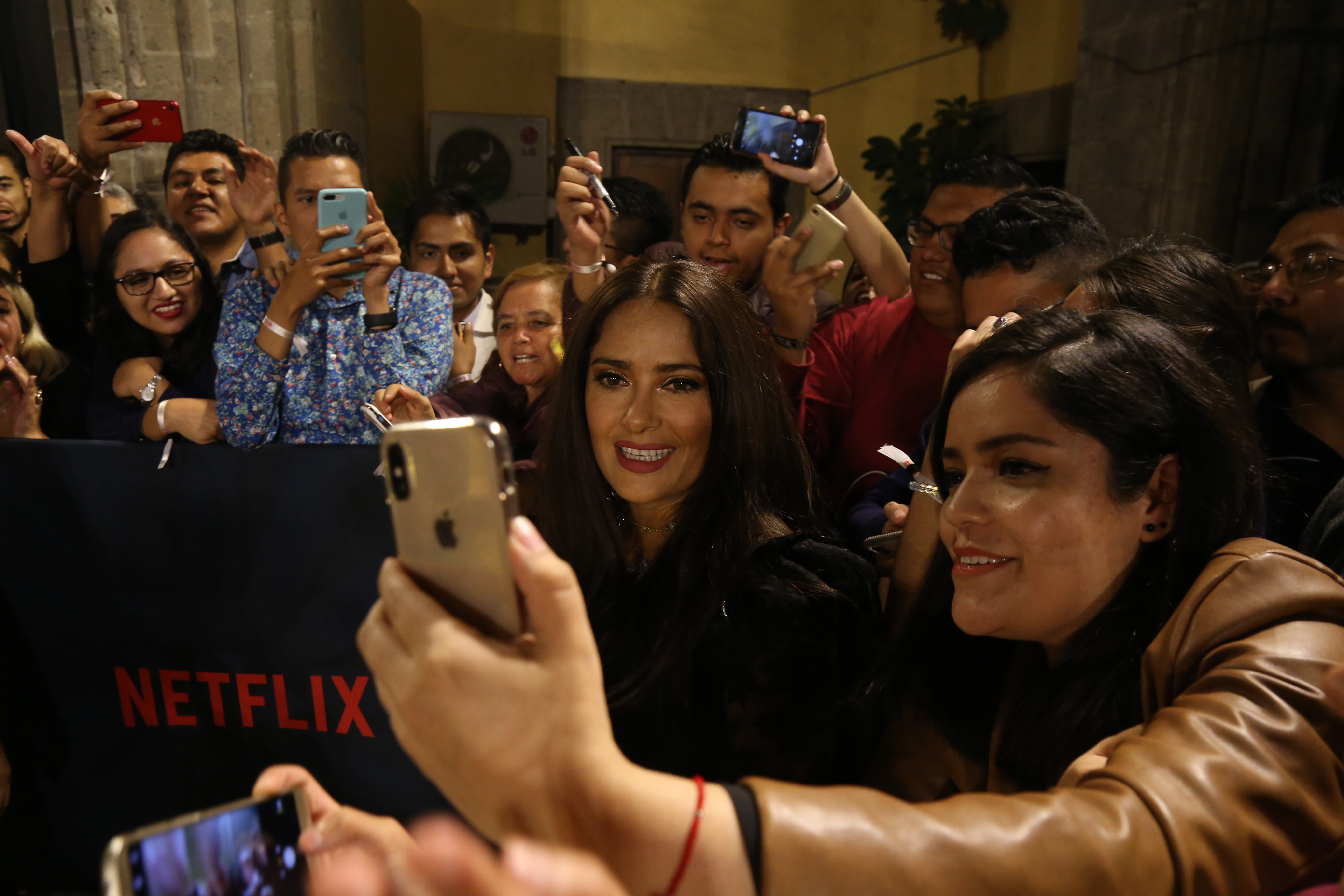Salma Hayek y fans
