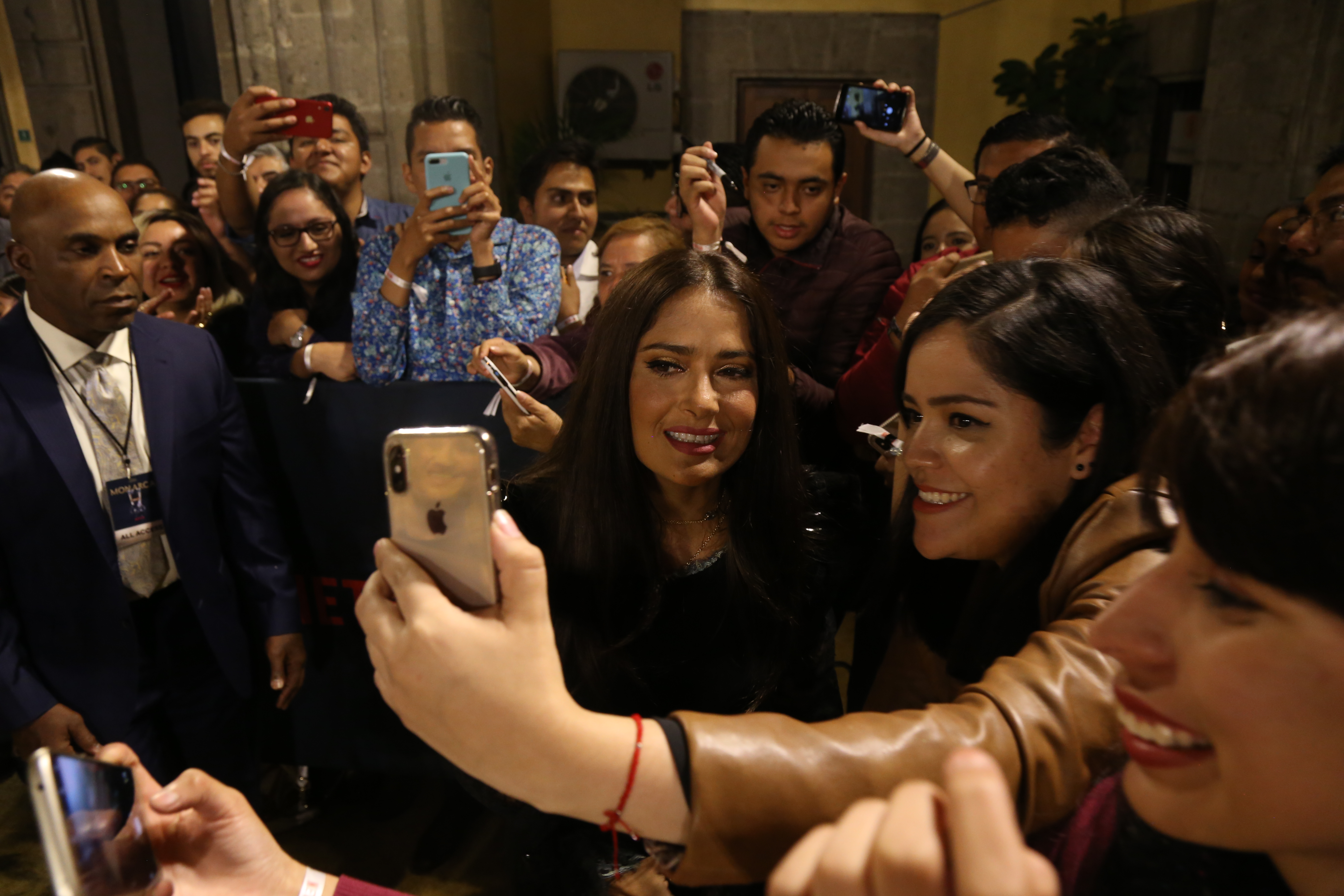 Salma Hayek y fans