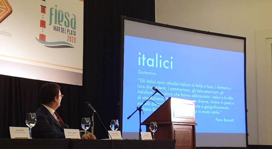 El sociólogo Riccardo Giumelli en un momento del seminario (Foto: Gentileza Embajada de Italia en Argentina)