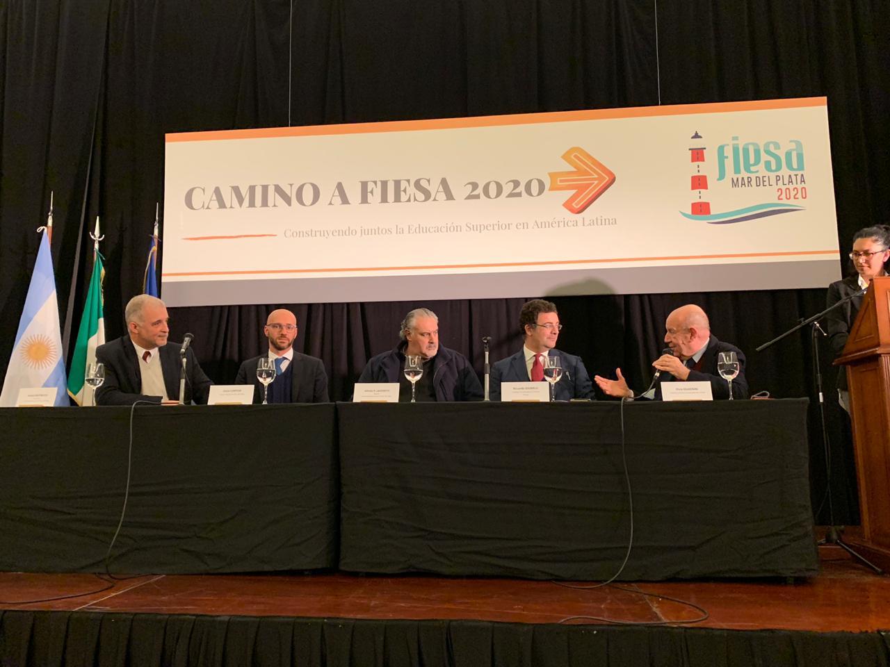 Un momento del seminario “Glocalismo, italicità e Made in Italy” dictado en el marco de la Feria Internacional de Educación Superior de Argentina en Mar del Plata (Foto: Gentileza Embajada de Italia en Argentina)
