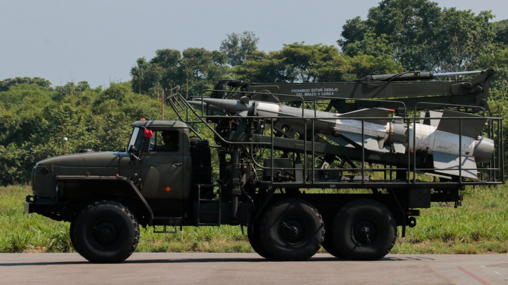 Armas de Venezuela en la frontera con Colombia