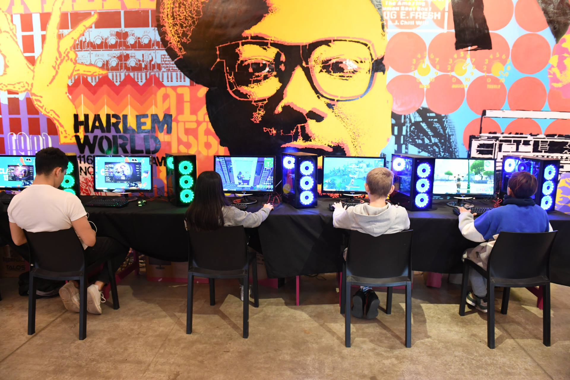 El sector gamer es donde hay mayor concentración y reina el silencio
