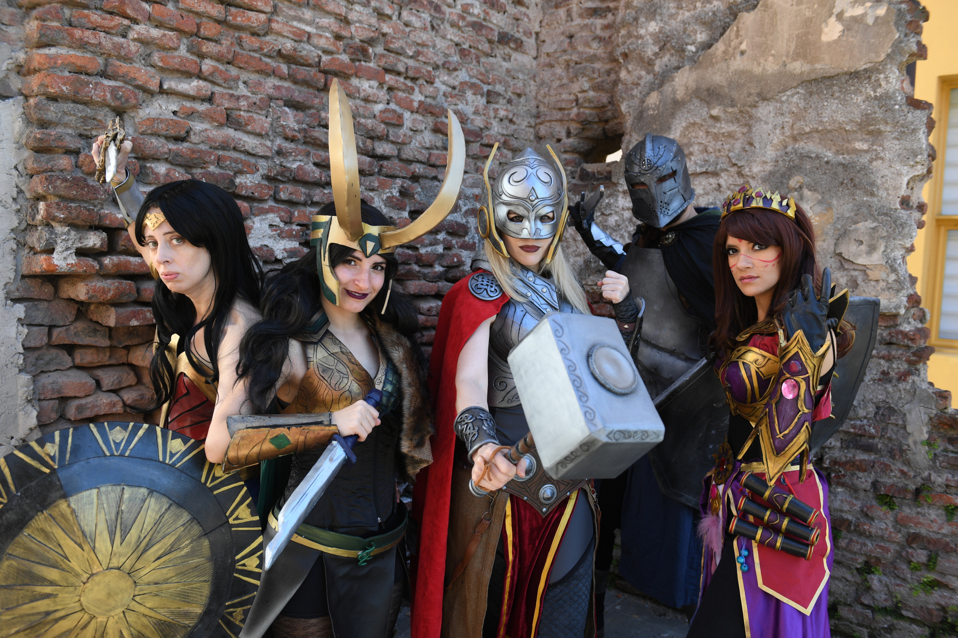 Cosplayers. Muchos se disfrazan para interpretar a sus personajes favoritos de series y películas y así asistieron al primer día del festival Clave 13/17