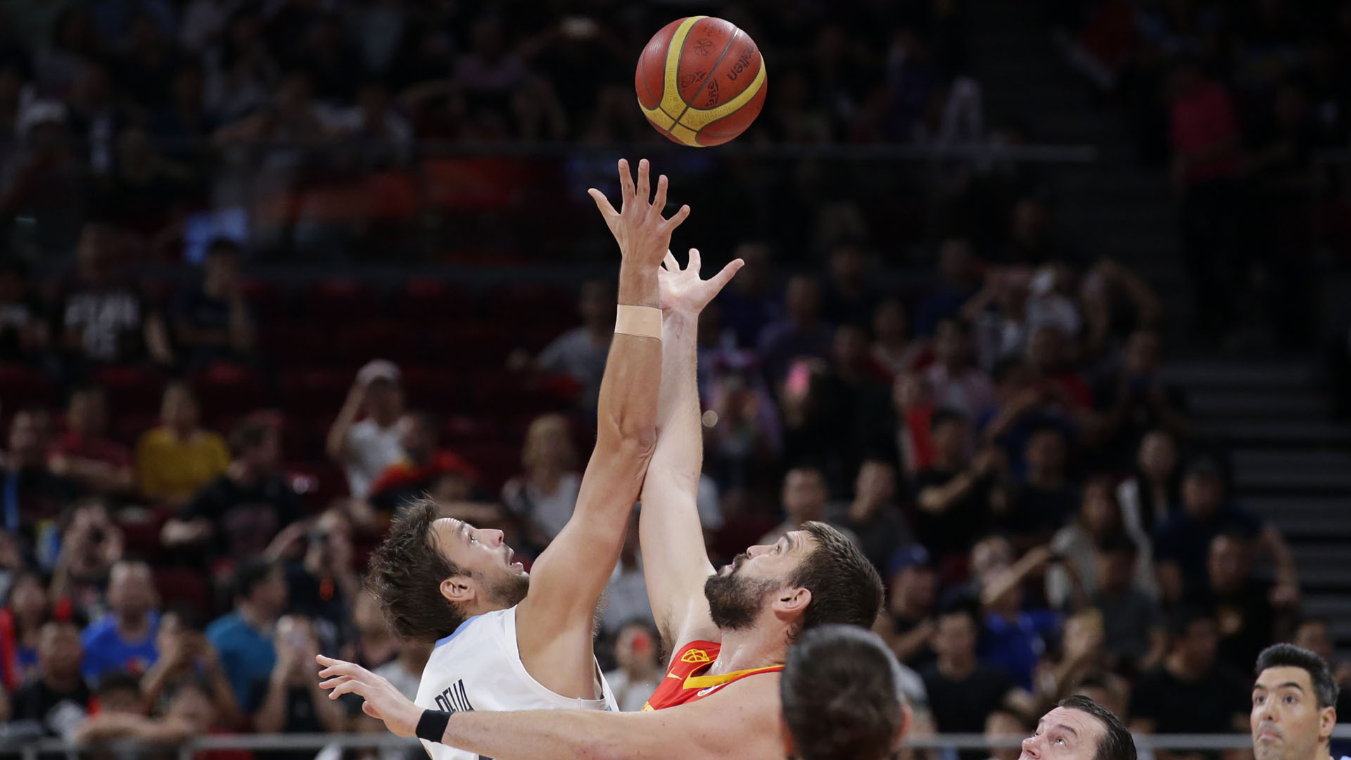Comienzo del juego en la final del Mundial de básqueta 2019(AFP)