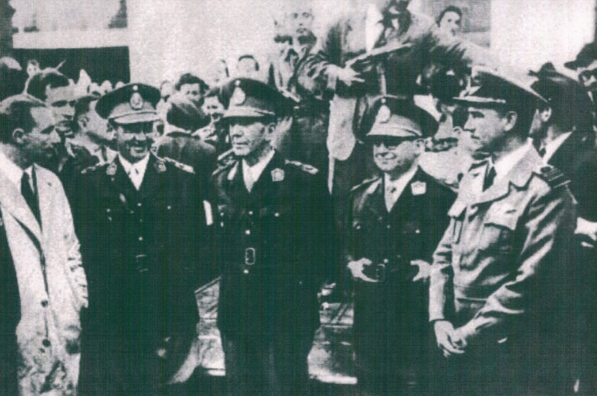 Los generales Lagos, Lonardi y Videla Balaguer tras los combates en Córdoba