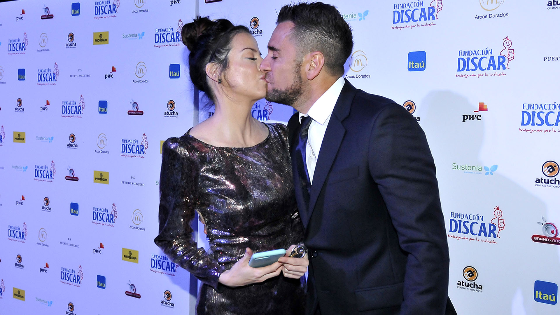 Mereces Funes se mostró muy enamorada en una gala solidaria. La estrella de “Argentina Tierra de Amor y Venganza” asistió a la gala con Cecilio Flematti, su comprometido. La pareja dará el sí, pero aun no tienen fecha de casamiento (Foto: Teleshow)
