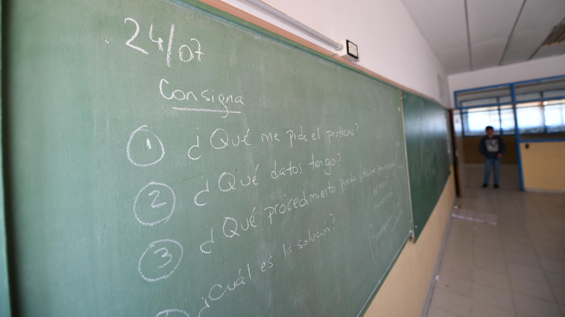 El gobernador Arcioni decretó un asueto administrativo para este 19 de septiembre. Además, decretó dos días de duelo por la muerte de las docentes