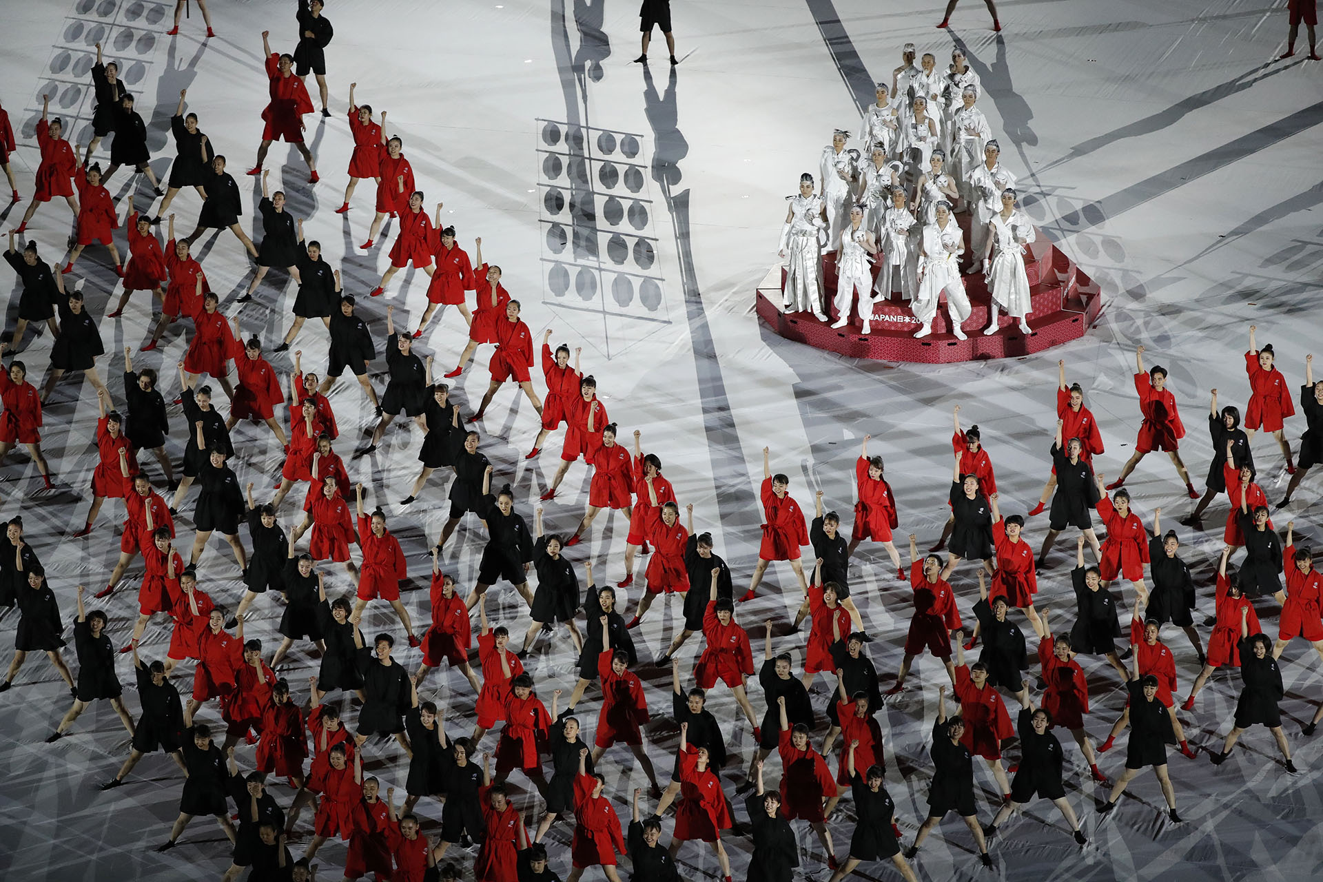 La ceremonia de apertura fue la antesala del primer partido del Mundial entre los locales y Rusia (REUTERS/Issei Kato)