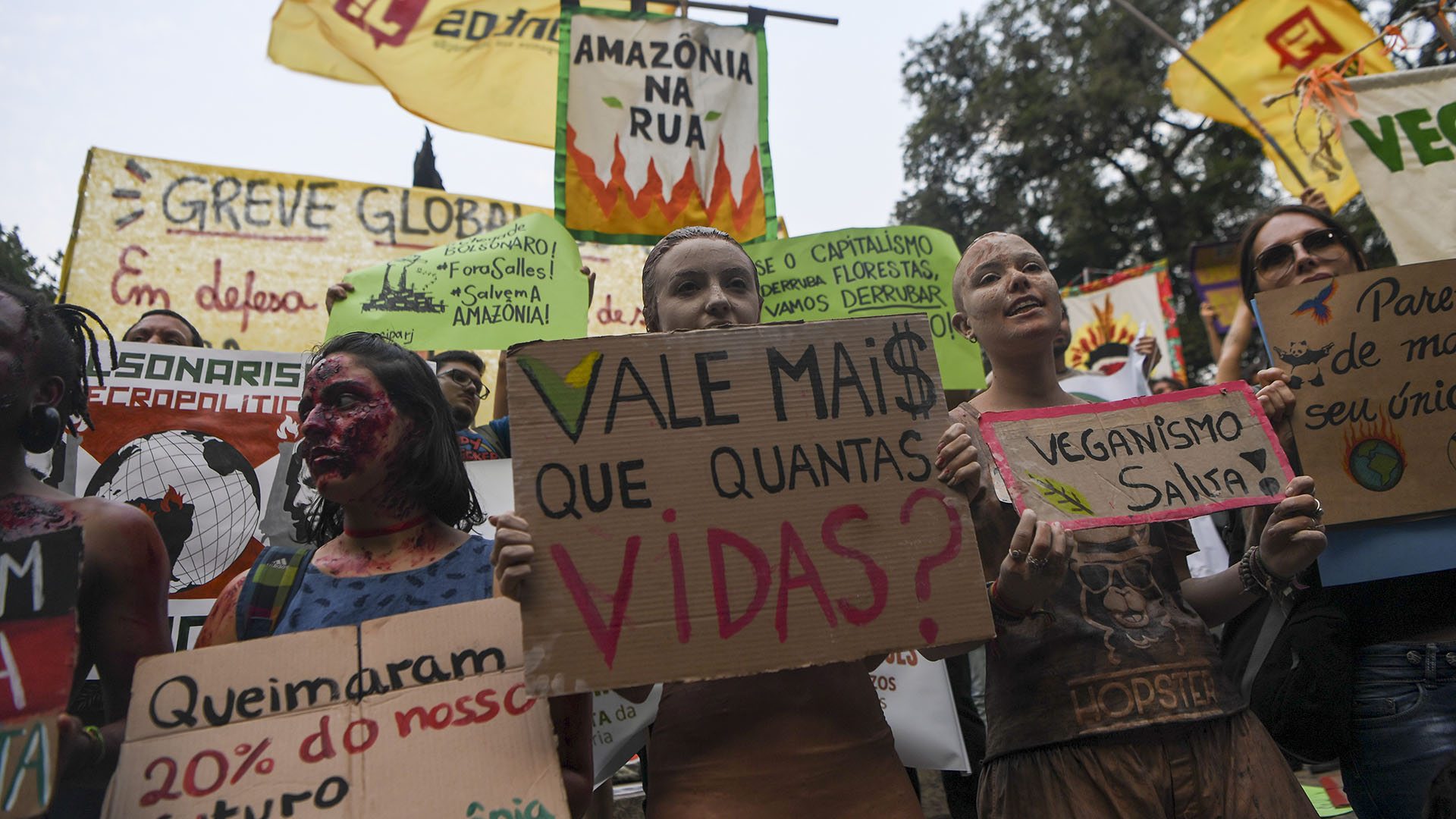 Terminar con los incendios en el Amazonas fue uno de los principales reclamos en la manifestación en Brasil (AFP)