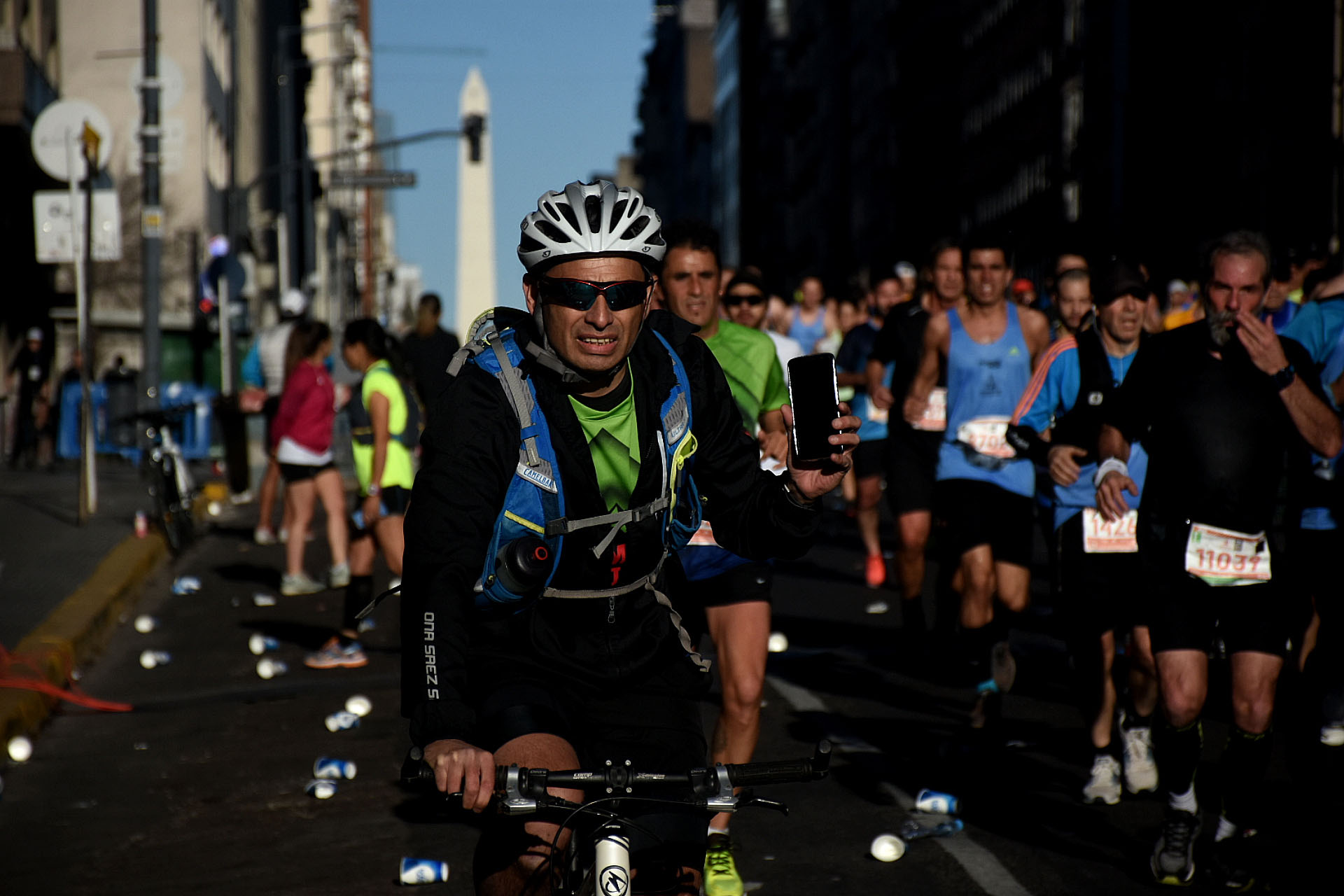 Hubo quien decidió realizar la carrera en bicicleta