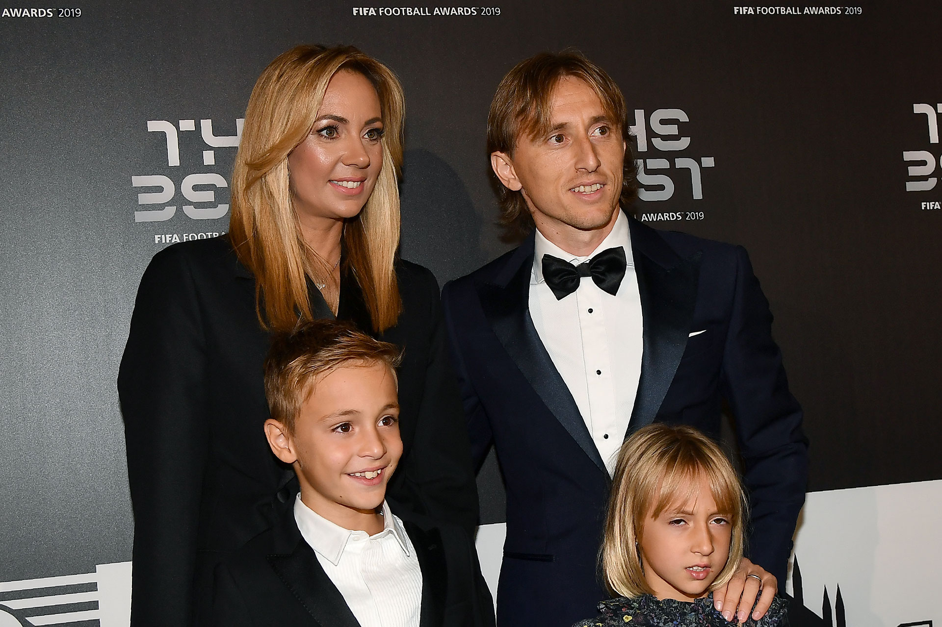 Luka Modric con su esposa y sus hijos